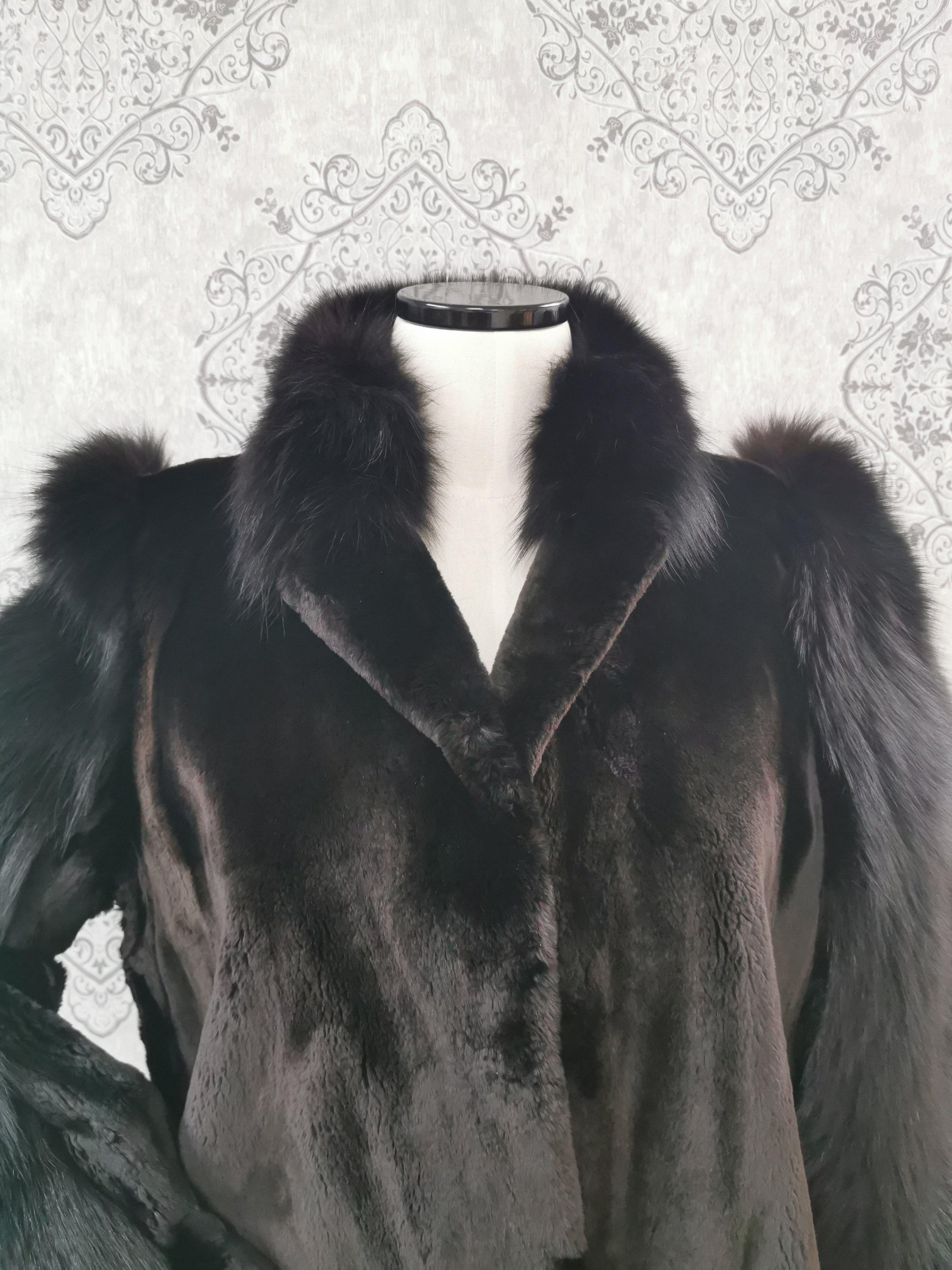 Black Holt Renfrew Alaskan seal fur coat with fox fur trim size 8