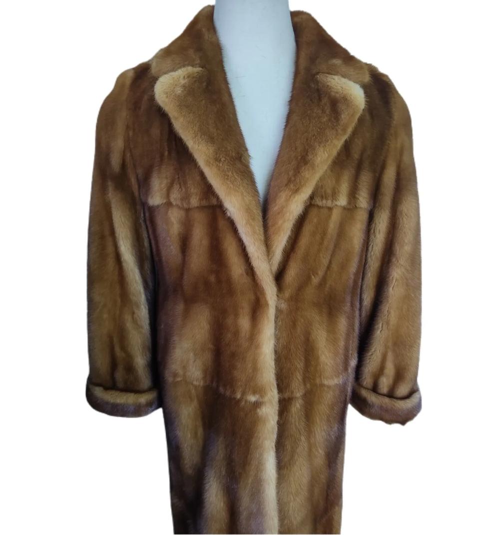 Holt Renfrew whiskey female mink Fur coat men's 44 silk  For Sale 6