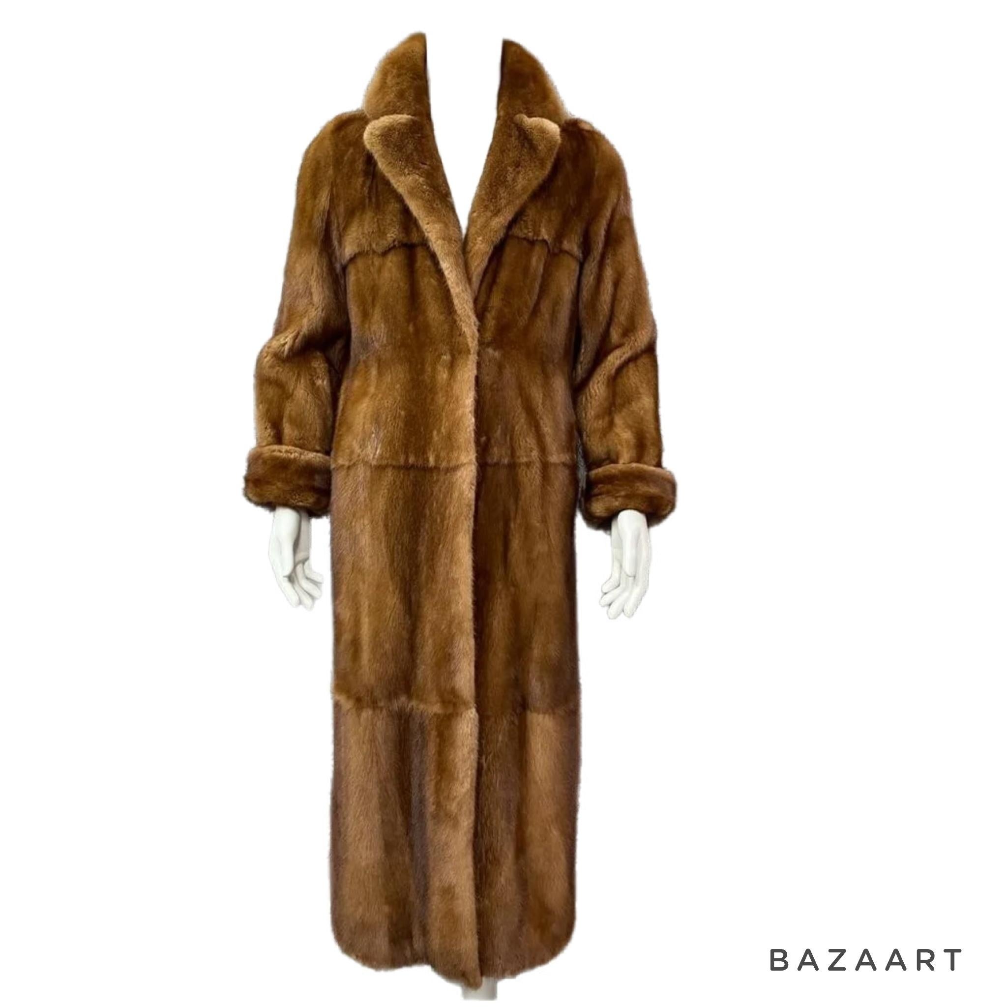Holt Renfrew whiskey female mink Fur coat men's 44 silk  For Sale 9