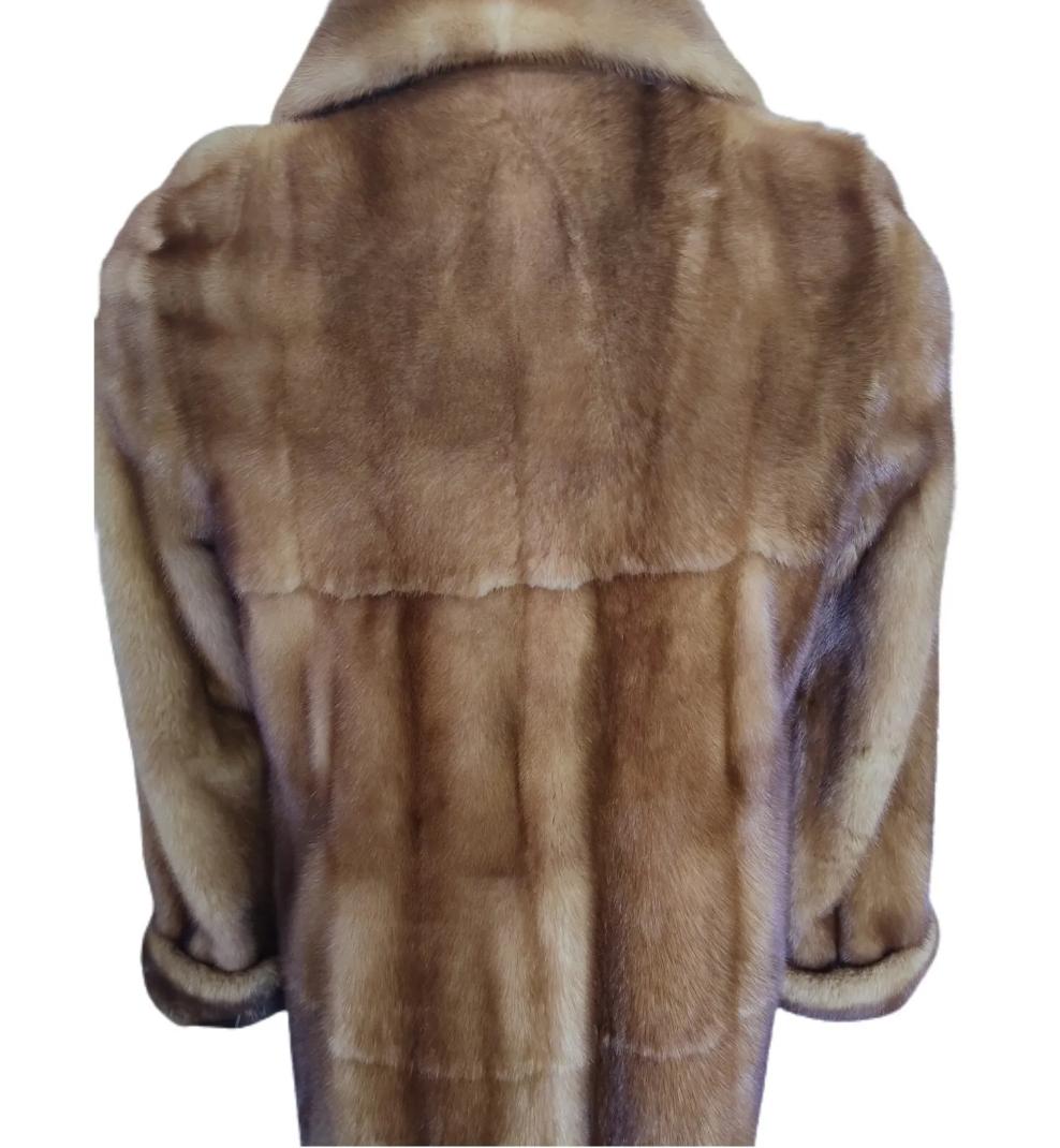 Holt Renfrew whiskey female mink Fur coat men's 44 silk  For Sale 5