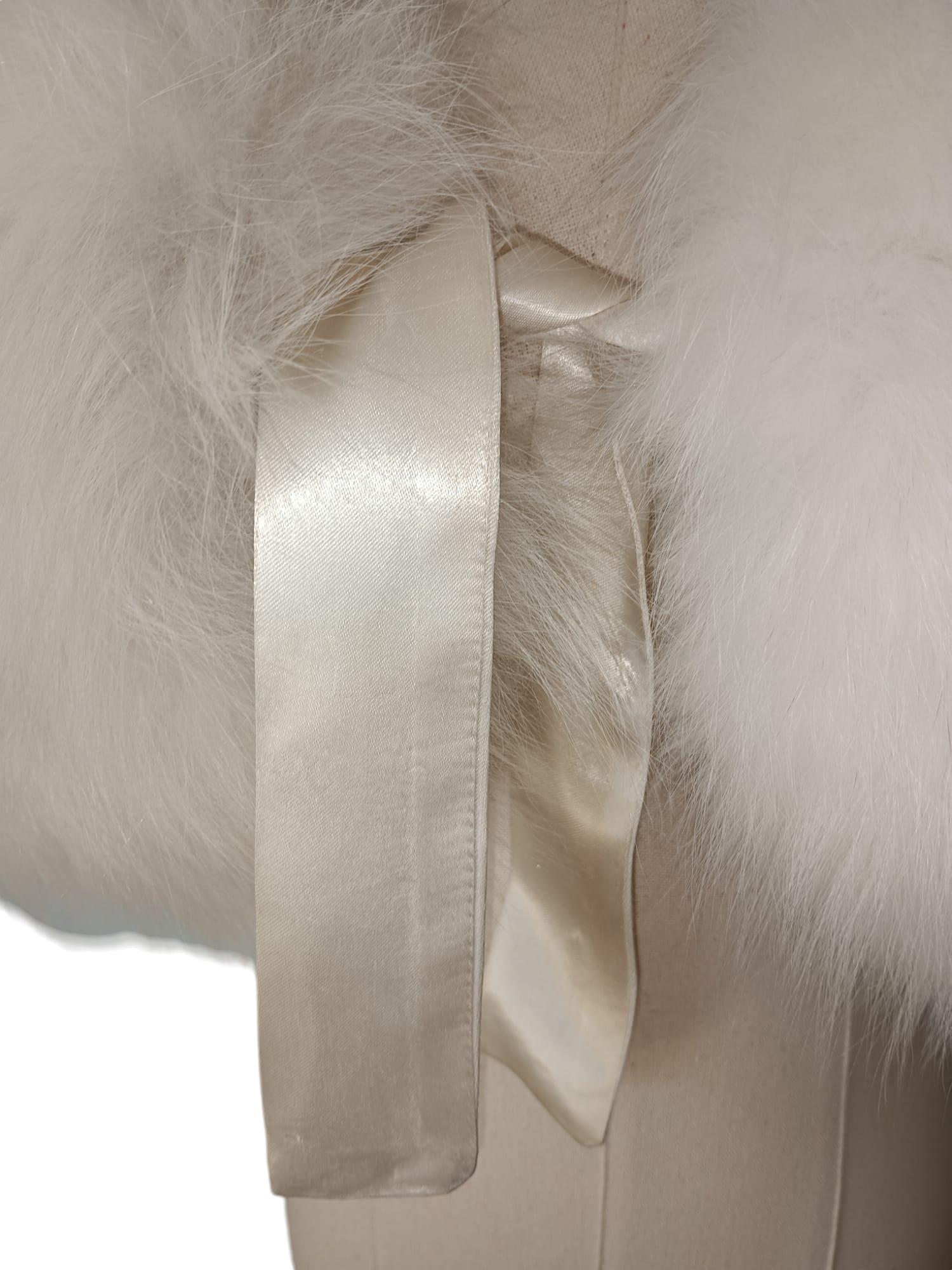 Holt Renfrew White Fox Fur Cape Shrug Stole Boa wedding For Sale 5