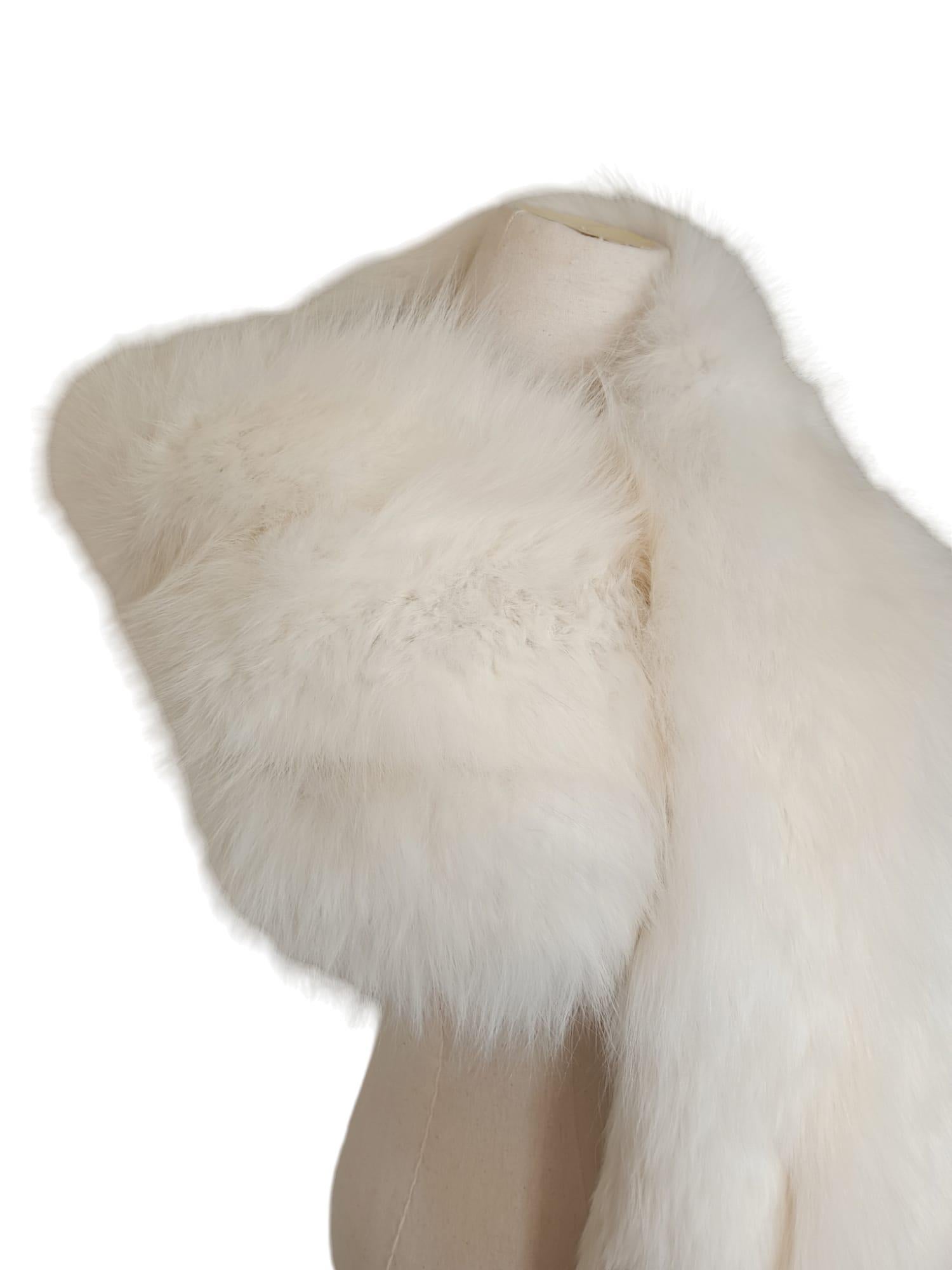 Donna Holt Renfrew White Fox Fur Cape Shrug Stole Boa wedding in vendita