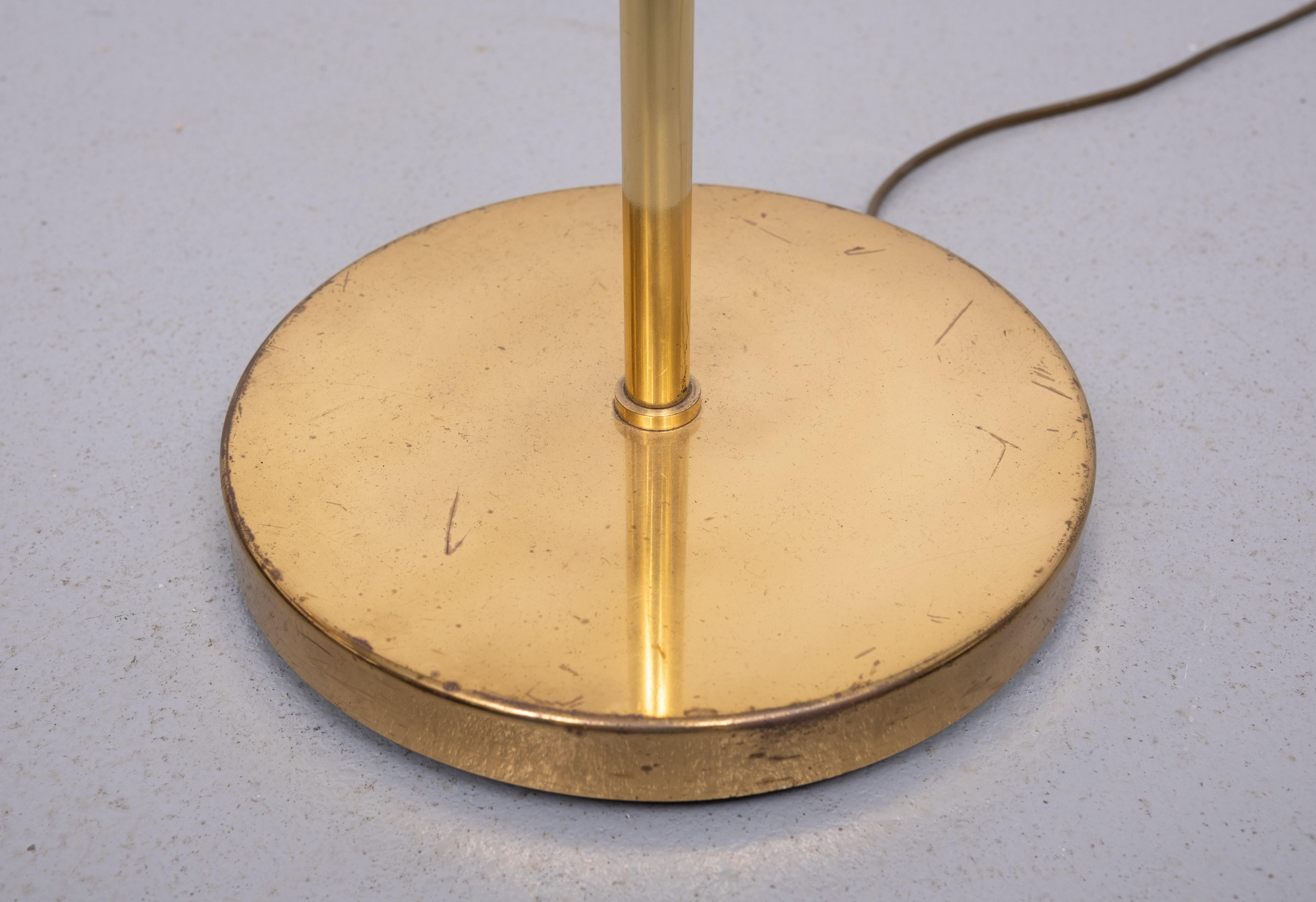 Holtkoetter Brass library floor lamp 1970s Germany In Good Condition In Den Haag, NL