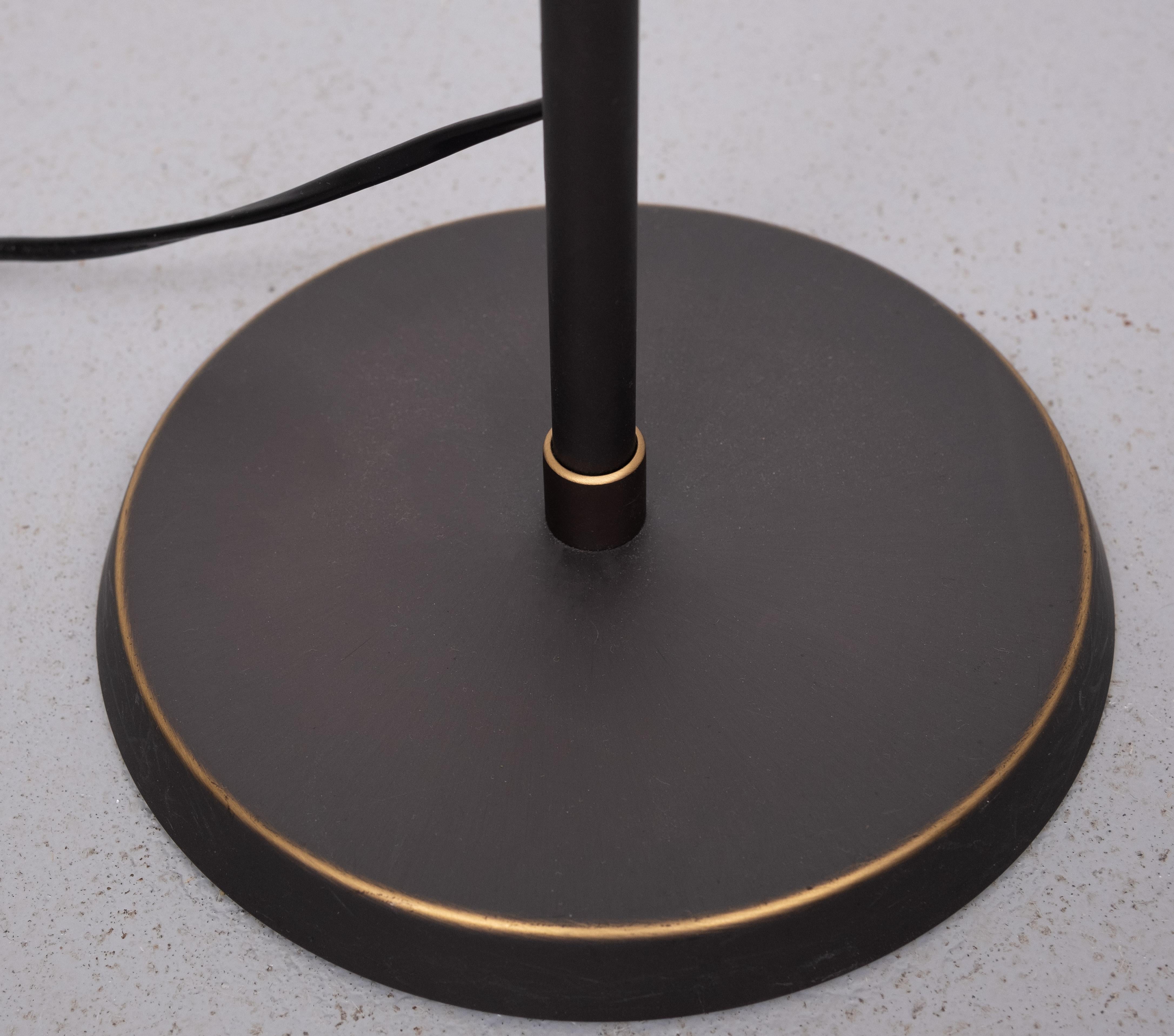 Allemand Lampadaire The Moderns à bras pivotant  Allemagne en vente