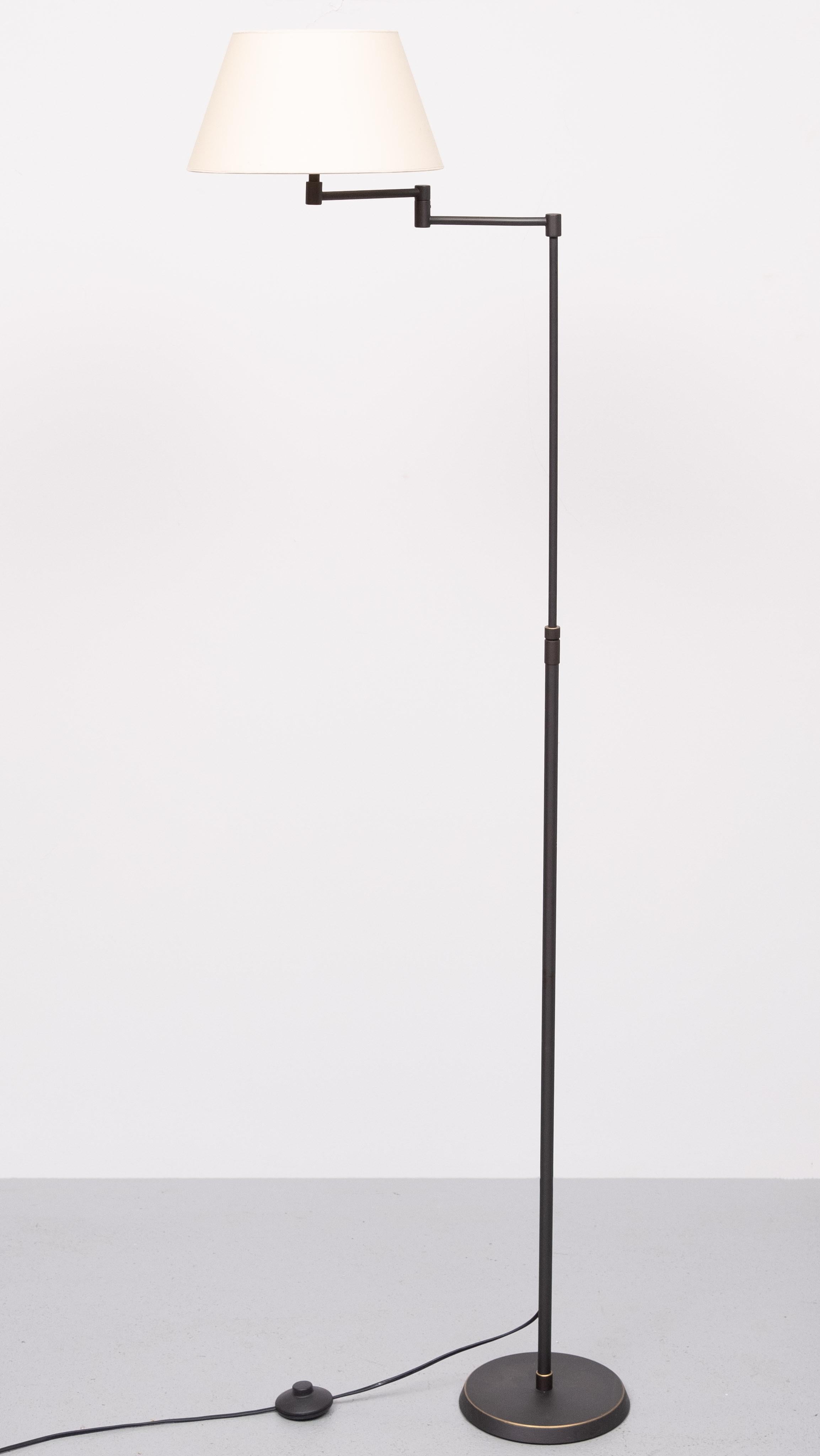XXIe siècle et contemporain Lampadaire The Moderns à bras pivotant  Allemagne en vente