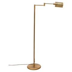 Bras oscillant Holtkotter  Lampadaire halogène en laiton des années 1980