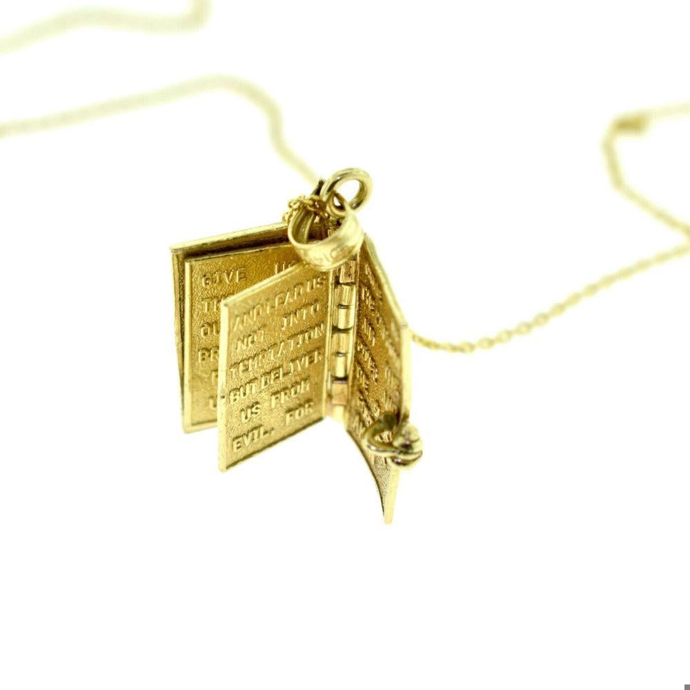 Donna Collana con ciondolo a forma di ciondolo in oro giallo con la Bibbia e le preghiere del Signore in vendita