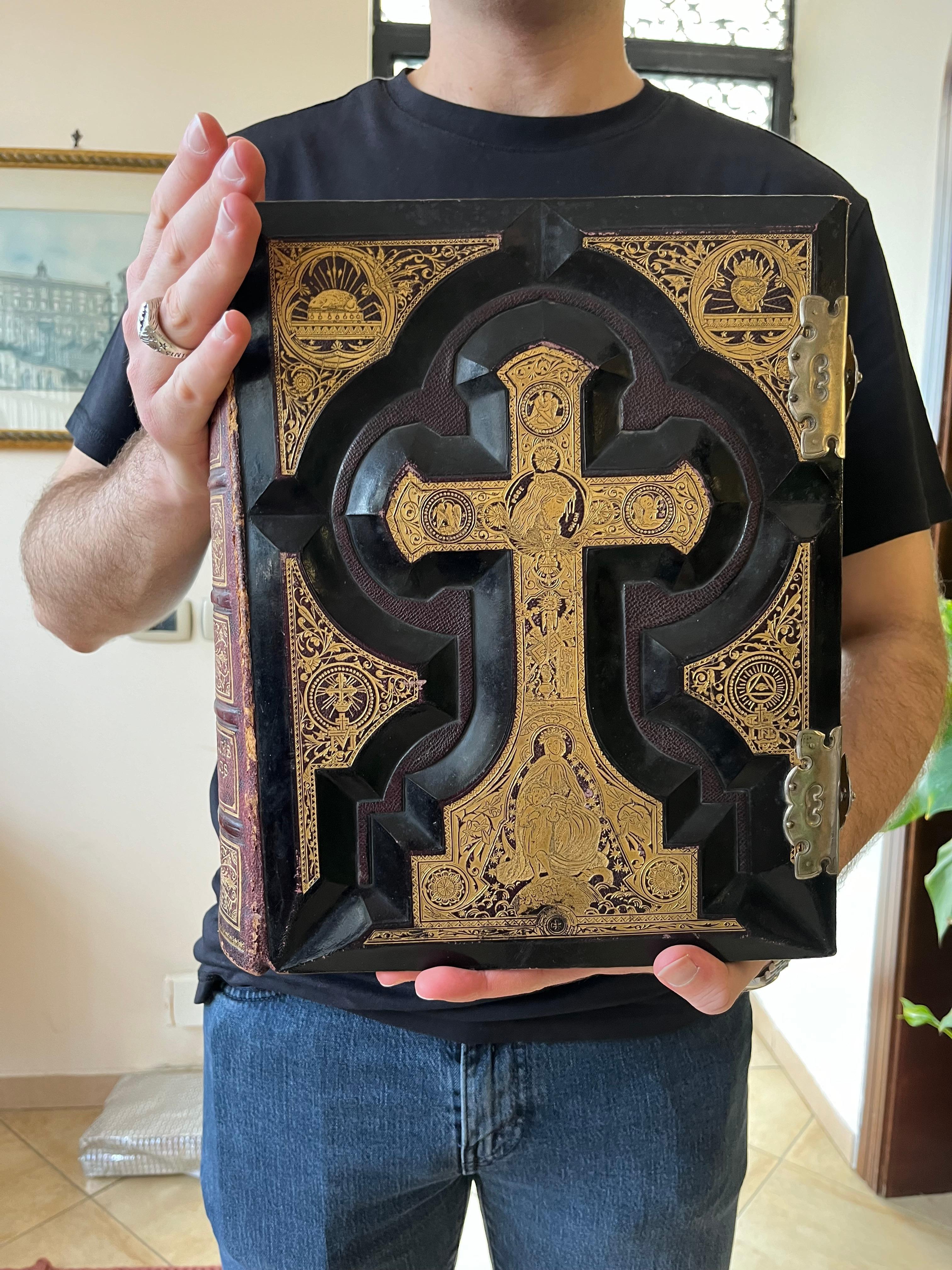 Holy Bible, Douai-Rheims Bible, 1873 edition, closure with cross clamps
It is a translation of the Bible into English from the 