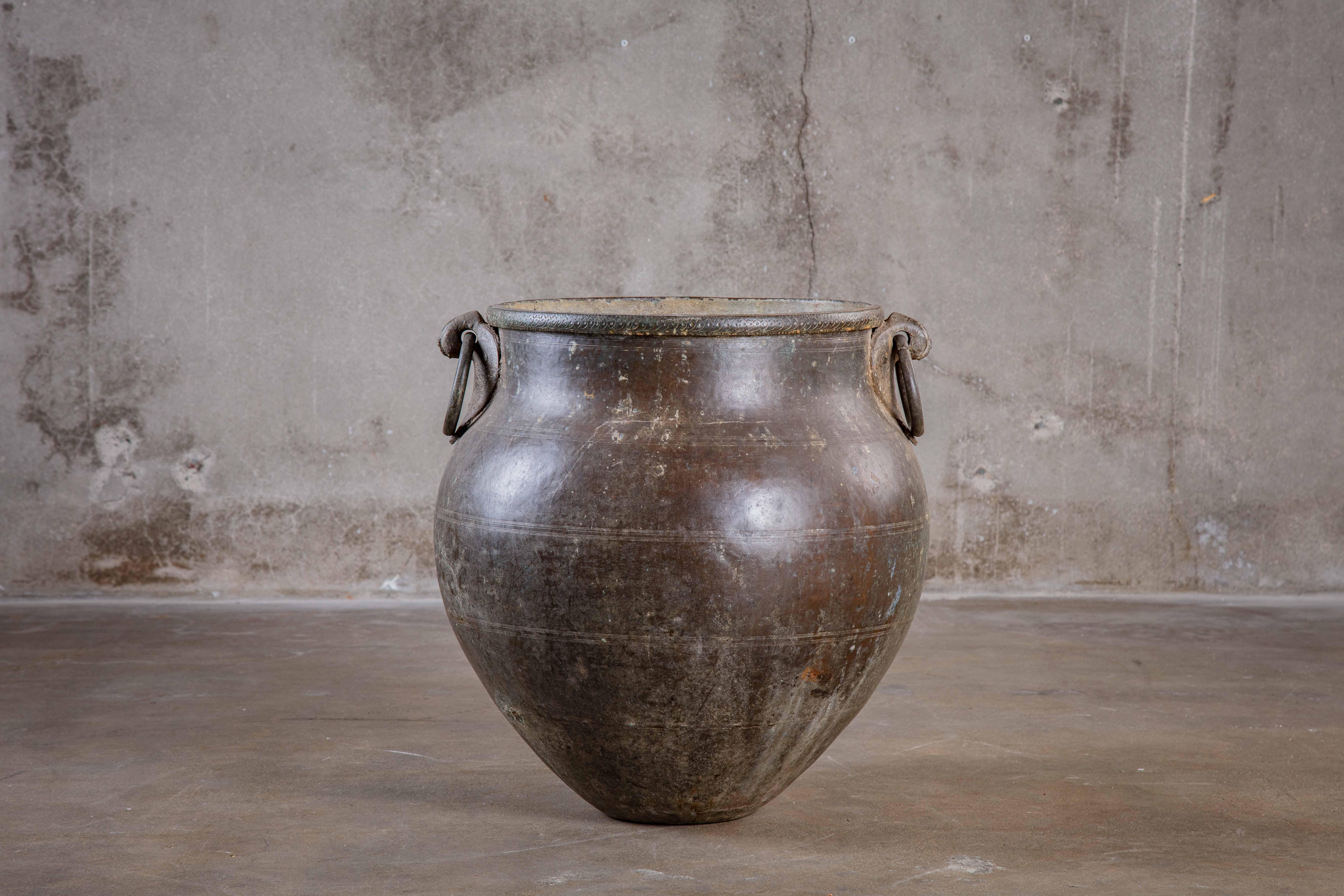 Indien Récipient en bronze pour l'eau bénite