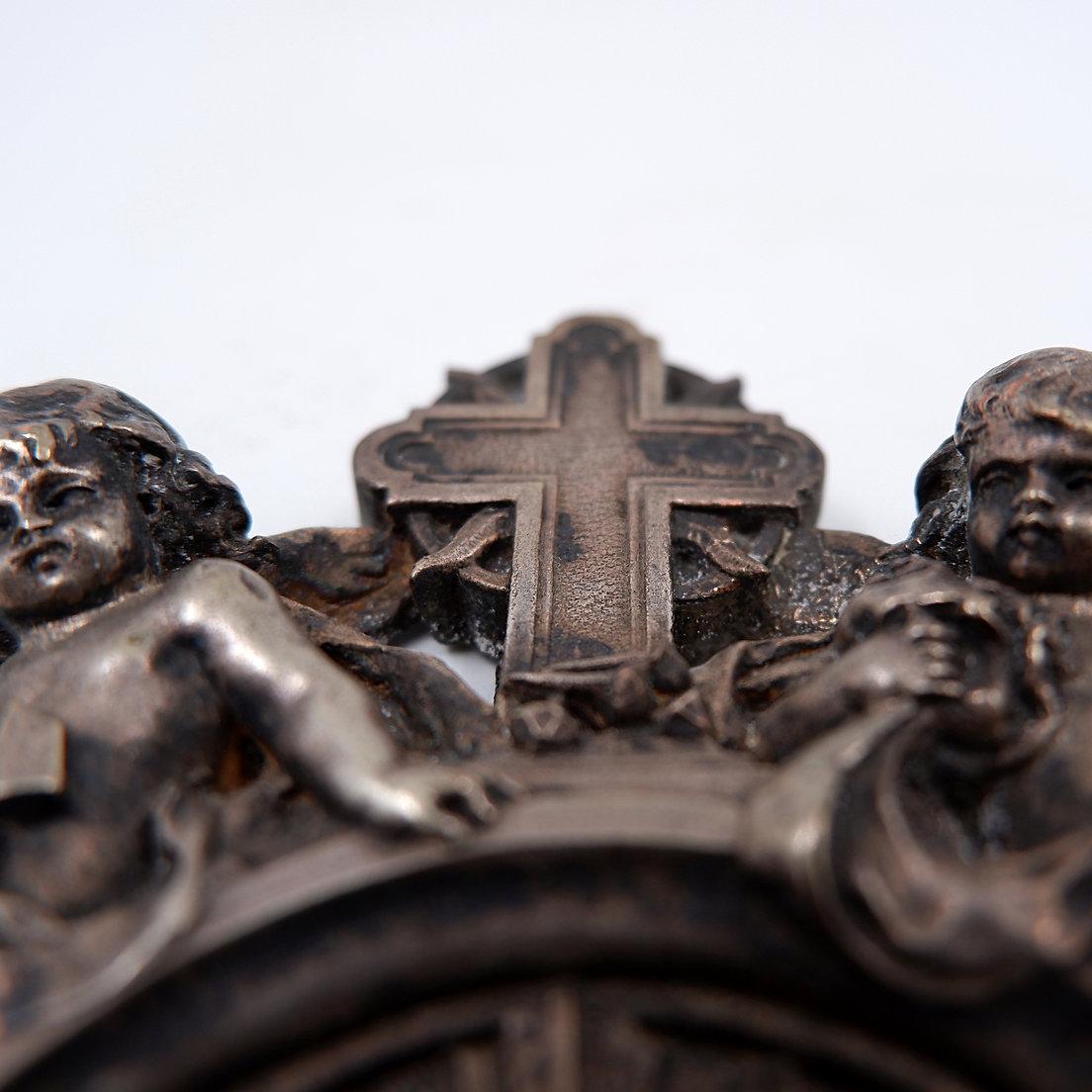 Fonts baptismaux représentant 