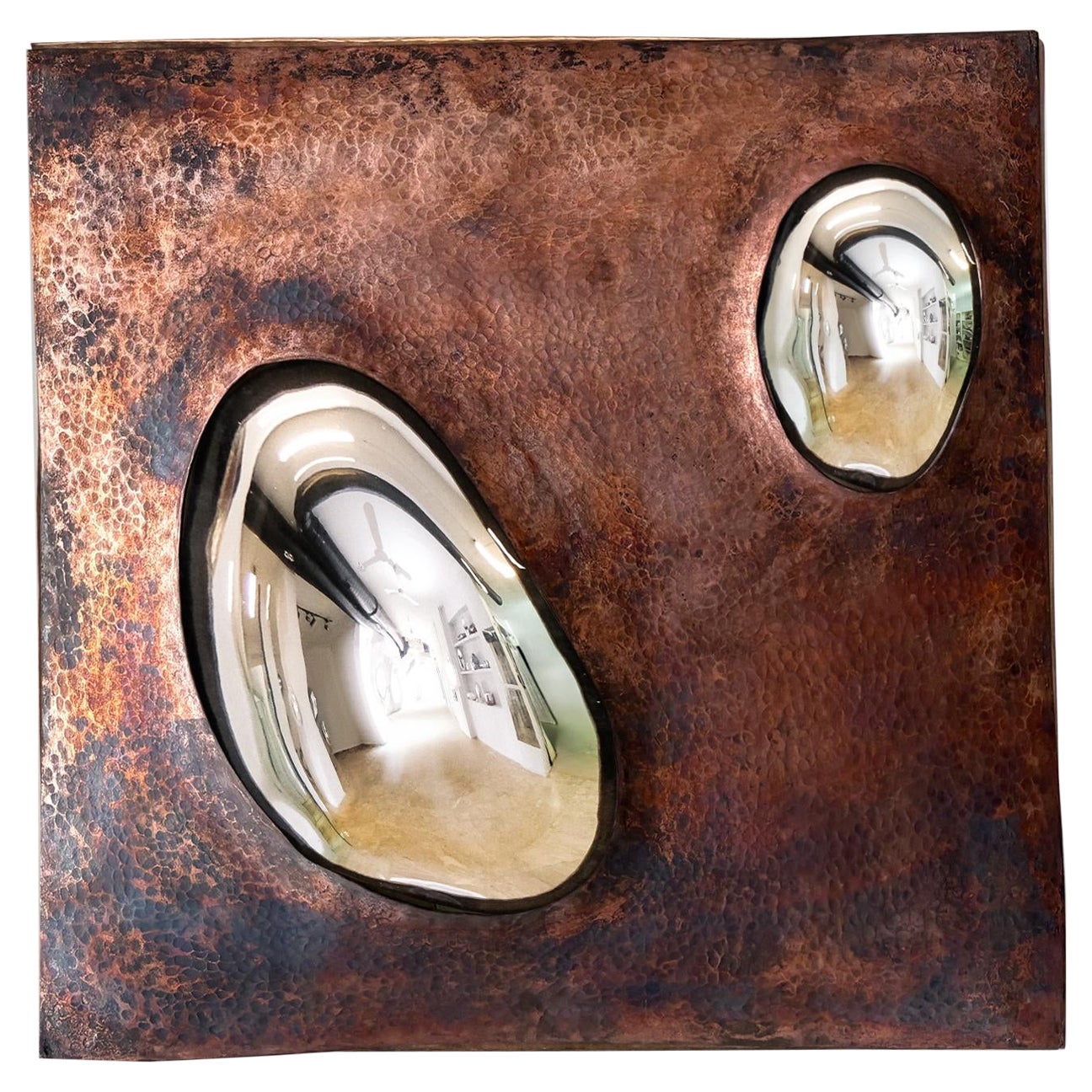 HOMA "Goccia d'argento su rame VII" Specchio in vetro soffiato argentato con cornice in rame in vendita