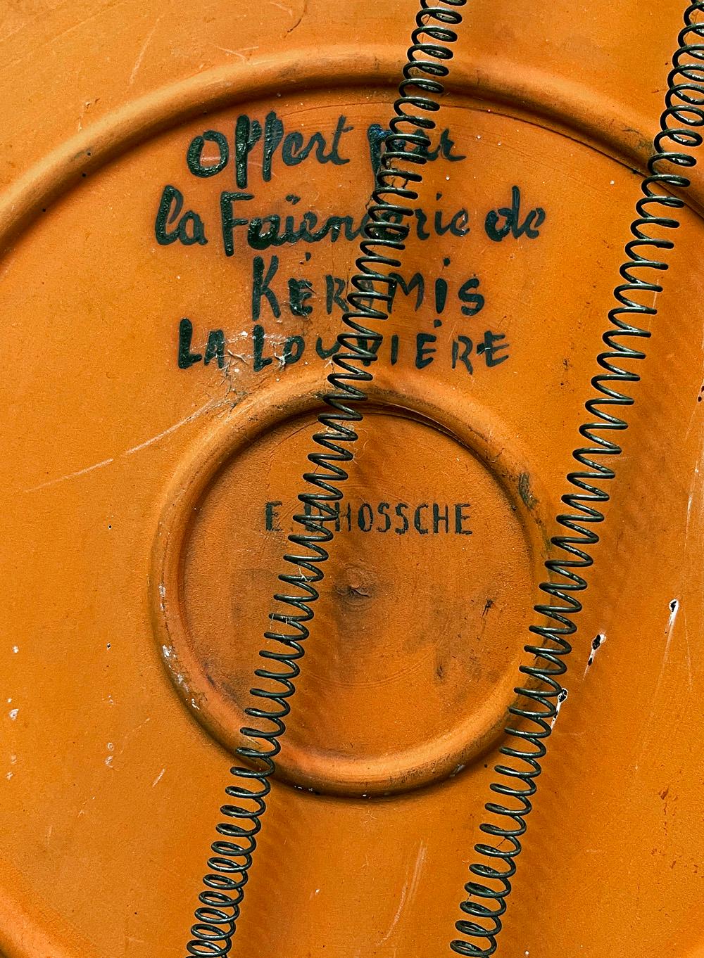 Homage to Belgian Resistance Against Nazis, Remarkable Wall Plate by d'hossche  In Excellent Condition For Sale In Philadelphia, PA