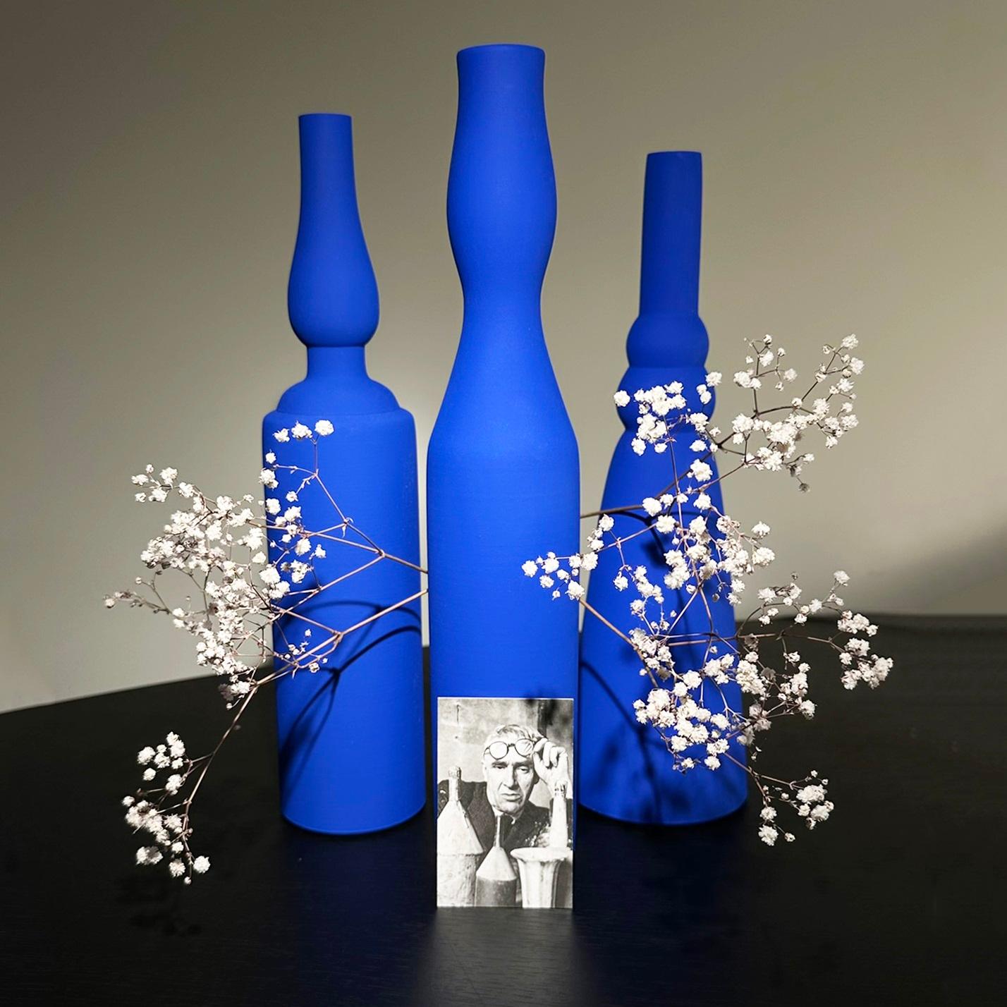 Imagine a meeting of masters: A Morandi® & Yves Klein Homage

Have you ever wondered what would have happened if the minimalist master Giorgio Morandi and the visionary Yves Klein ever crossed paths? This exquisite 