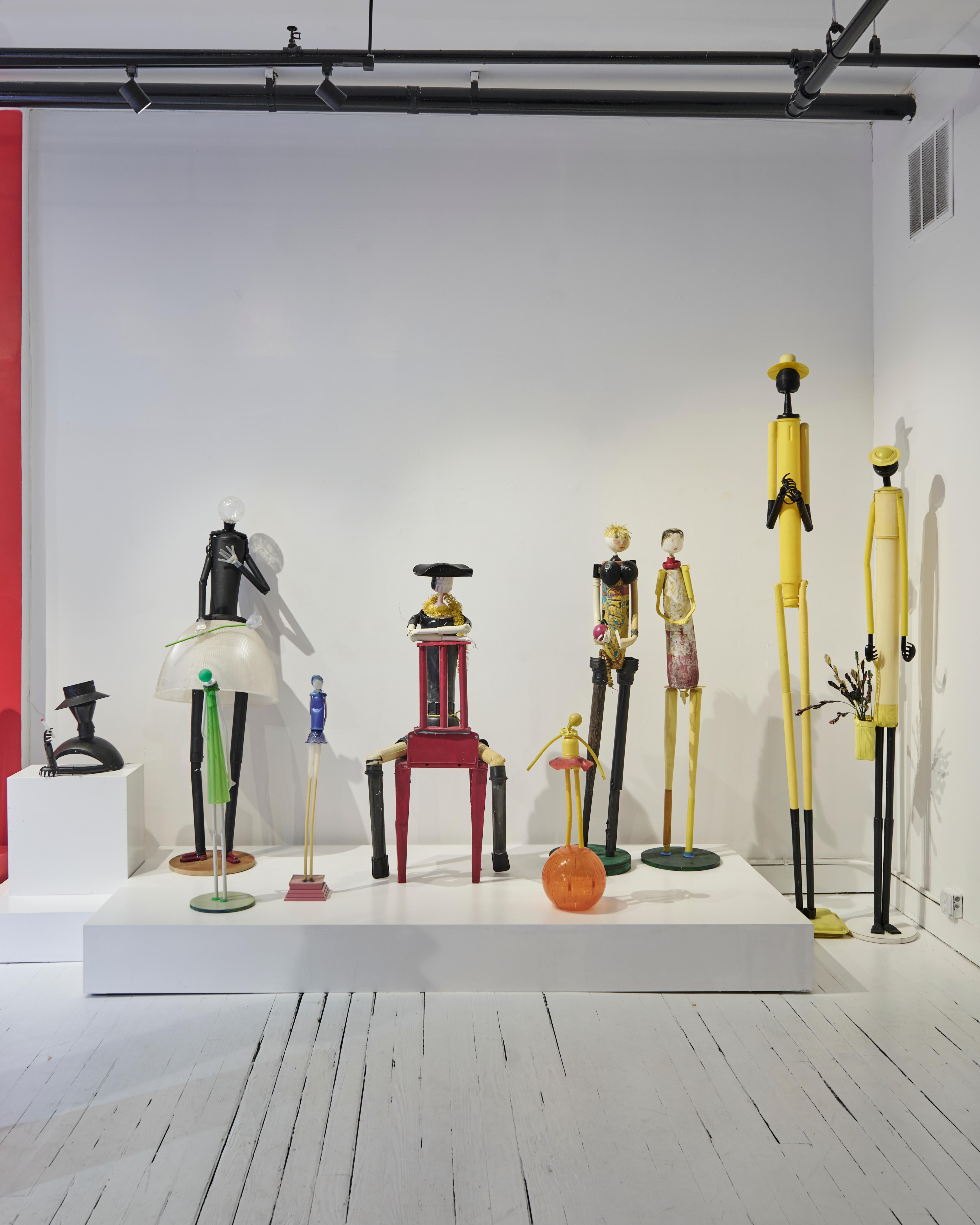 Omaggio a Jacob Lawrence Scultura, assemblaggio in plastica, 2002 di Jerry Barrish In condizioni Nuovo in vendita a New York, NY