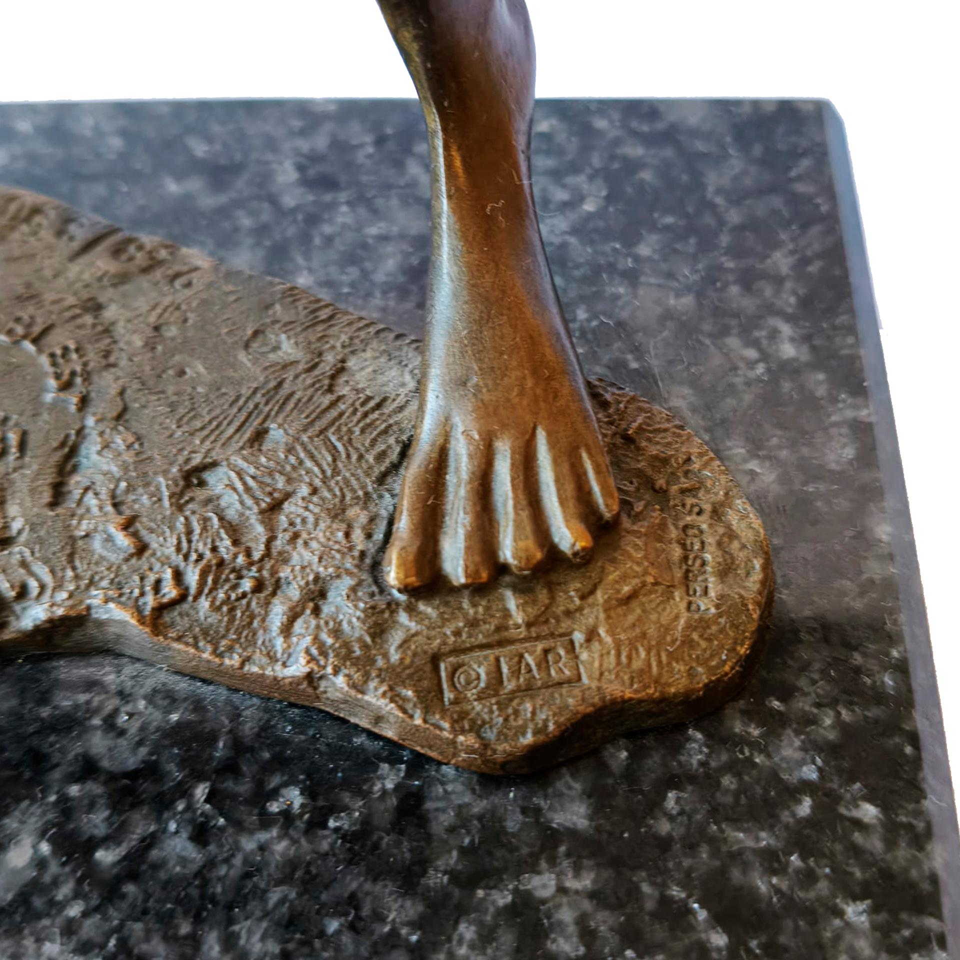 Hommage an Newton Figurative Skulpturen von Salvador Dalí 1981 (Bronze) im Angebot