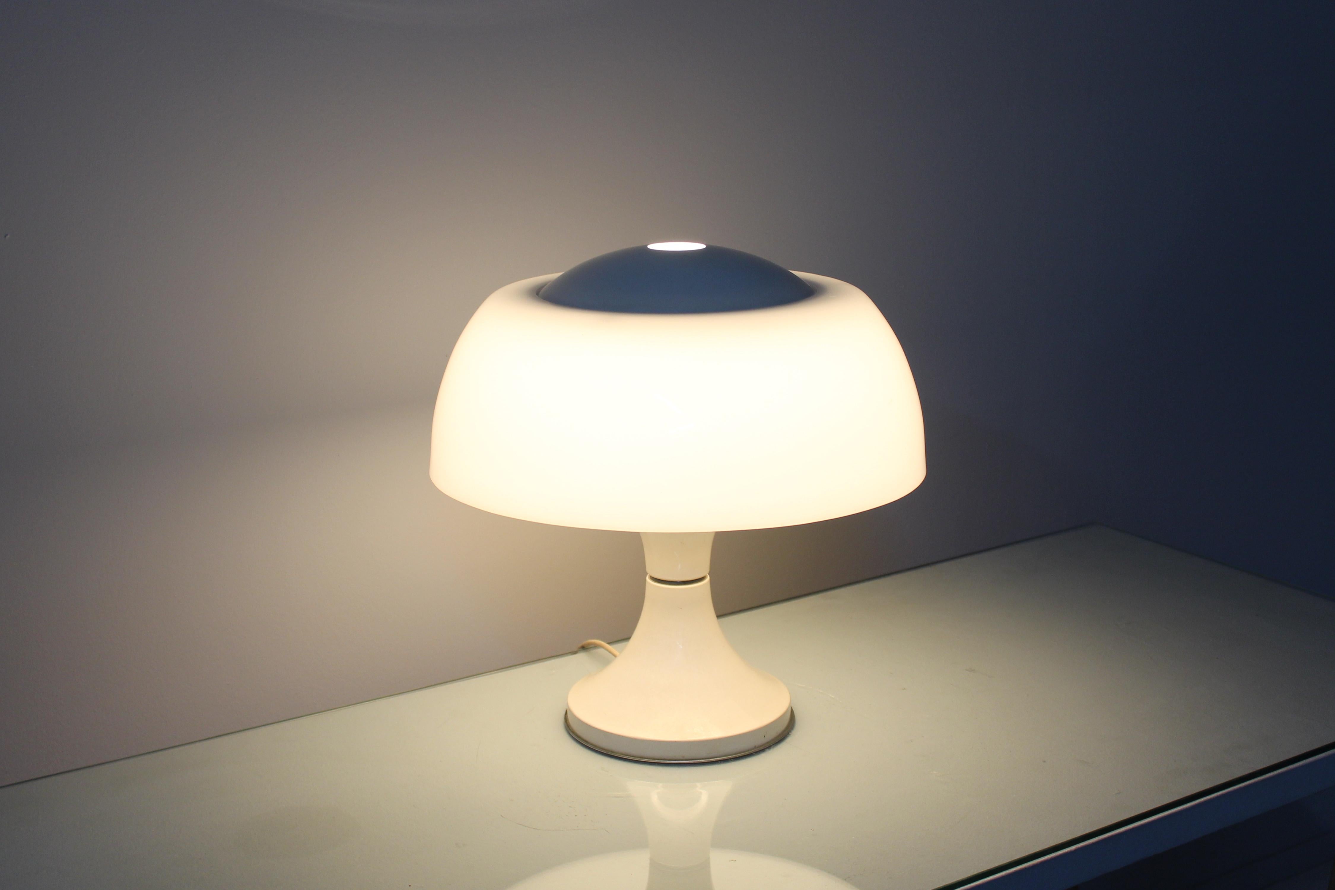 Lampe „Home“ von  Sciolari für Valenti Tischlampe aus Glas, Metall und Perspex, 1968 im Angebot 7