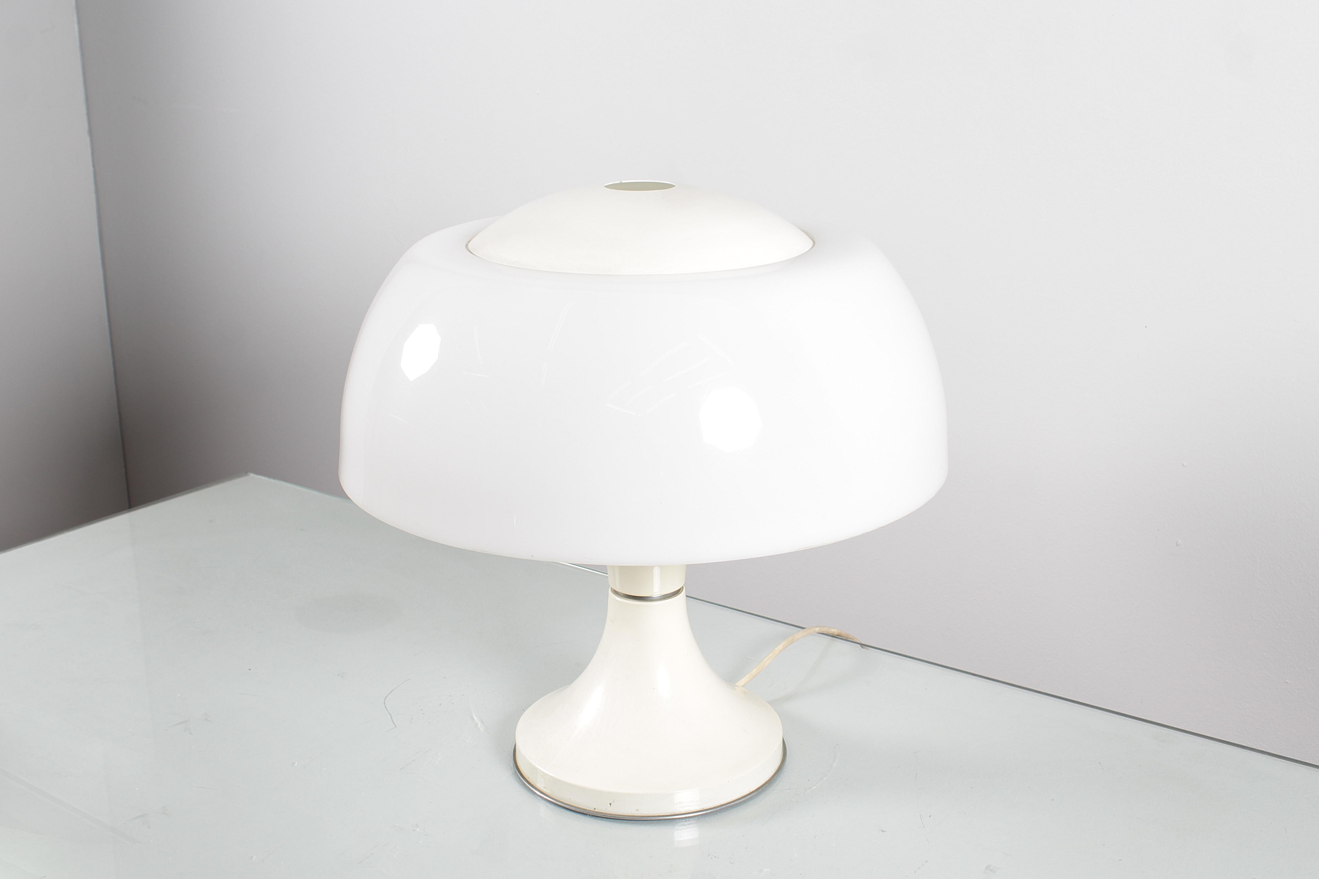 Milieu du XXe siècle Lampe « Home » par  Lampe de bureau Sciolari pour Valenti en verre, métal et perspex 1968 en vente
