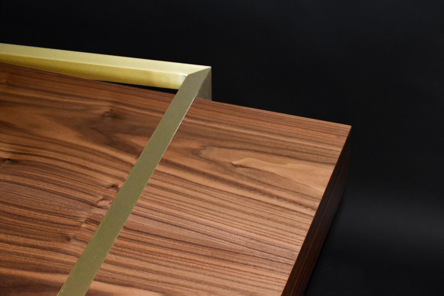 Modern Home Office Schreibtisch Tineo Holz und gebürstetem Edelstahl im Angebot 1