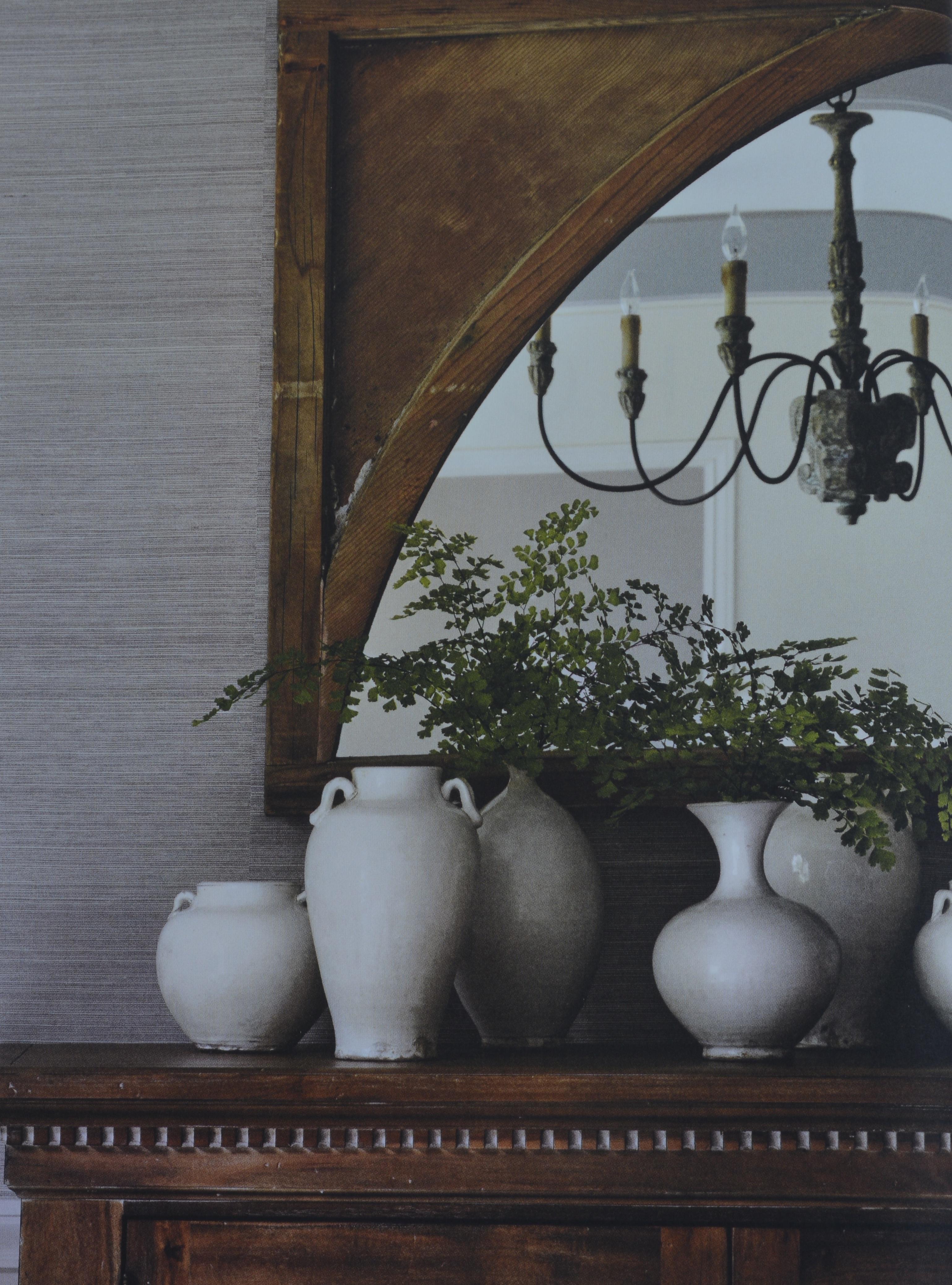 Homebody : A Guide to Creating Spaces You Never Want to Leave par Joanna Gaines. 1ère impression couverture rigide avec jaquette. L'auteur vous explique comment créer une maison qui reflète la personnalité et l'histoire des personnes qui y vivent. À