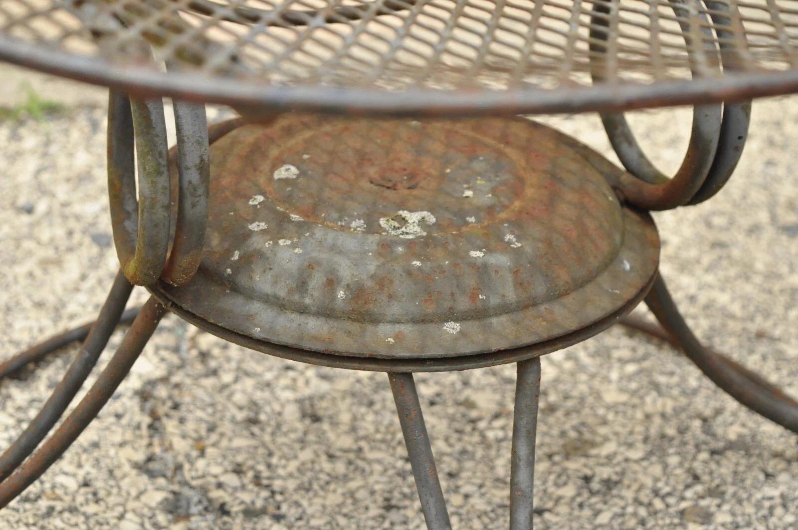 Homecrest Clam Shell Casino Salterini Style Wrought Iron Swivel Chairs - a Pair For Sale 2
