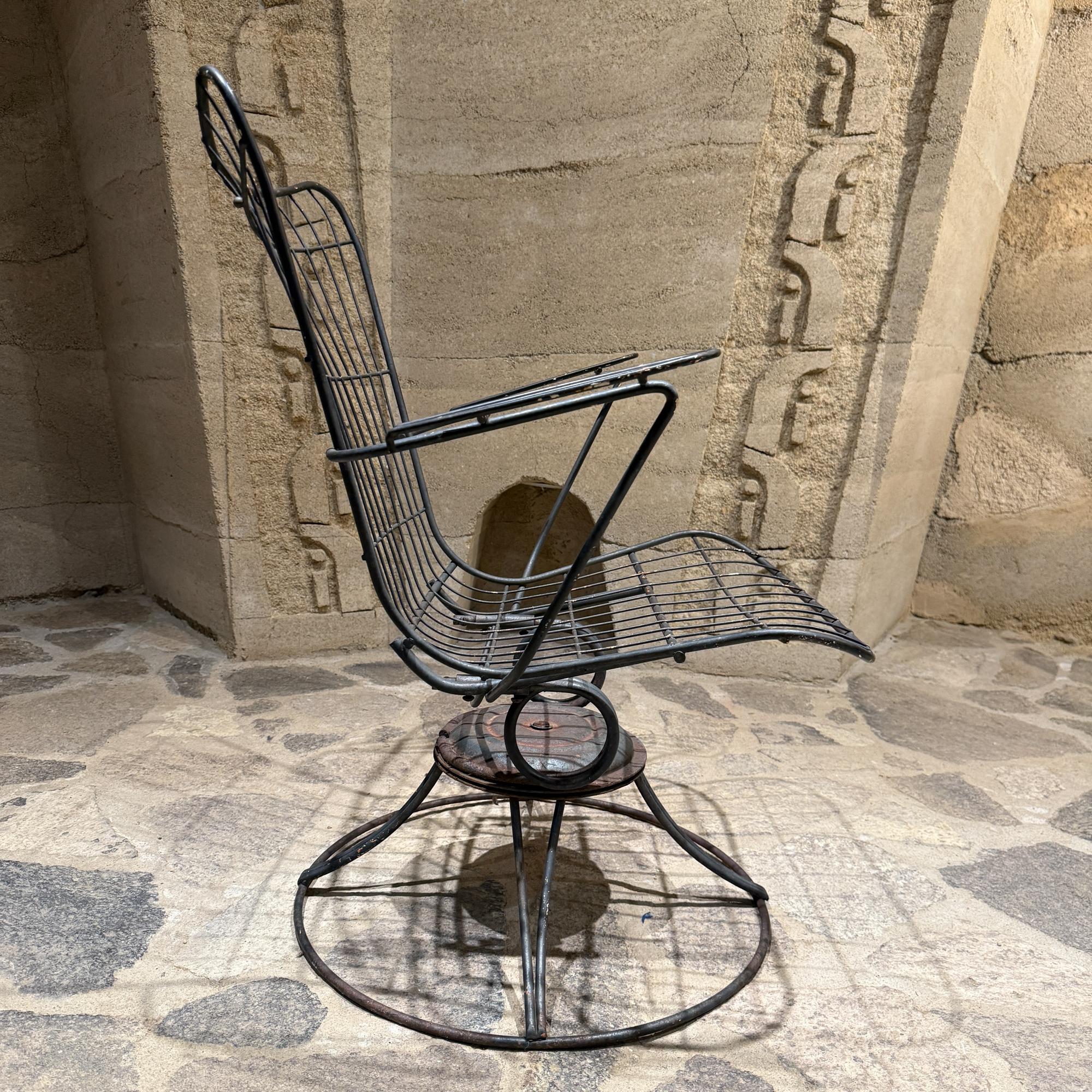 Homecrest Iron Patio Swivel Rocking Chair Black Mid-Century Modern In Good Condition For Sale In Chula Vista, CA