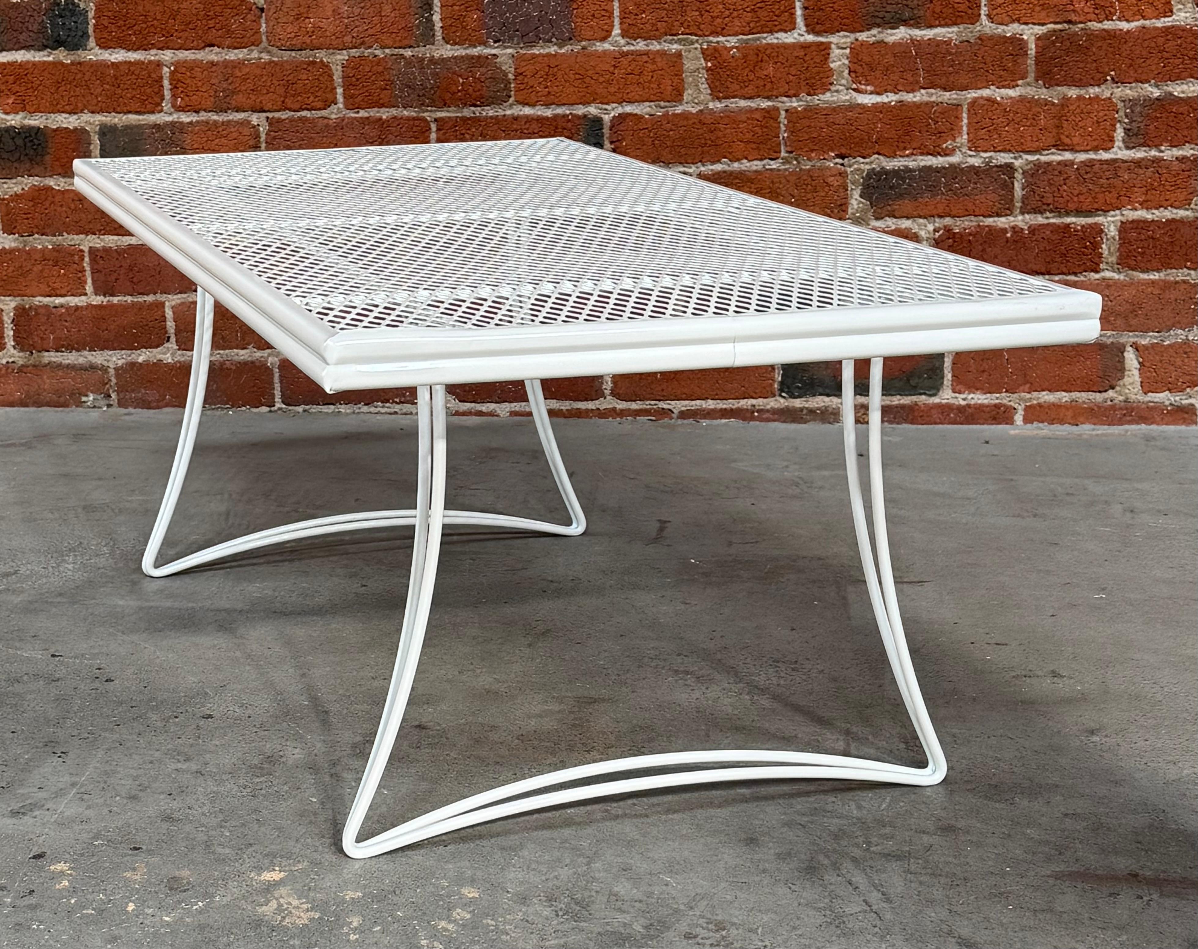 Homecrest Settee and Coffee Table Patio Furniture Set circa 1960s For Sale 7
