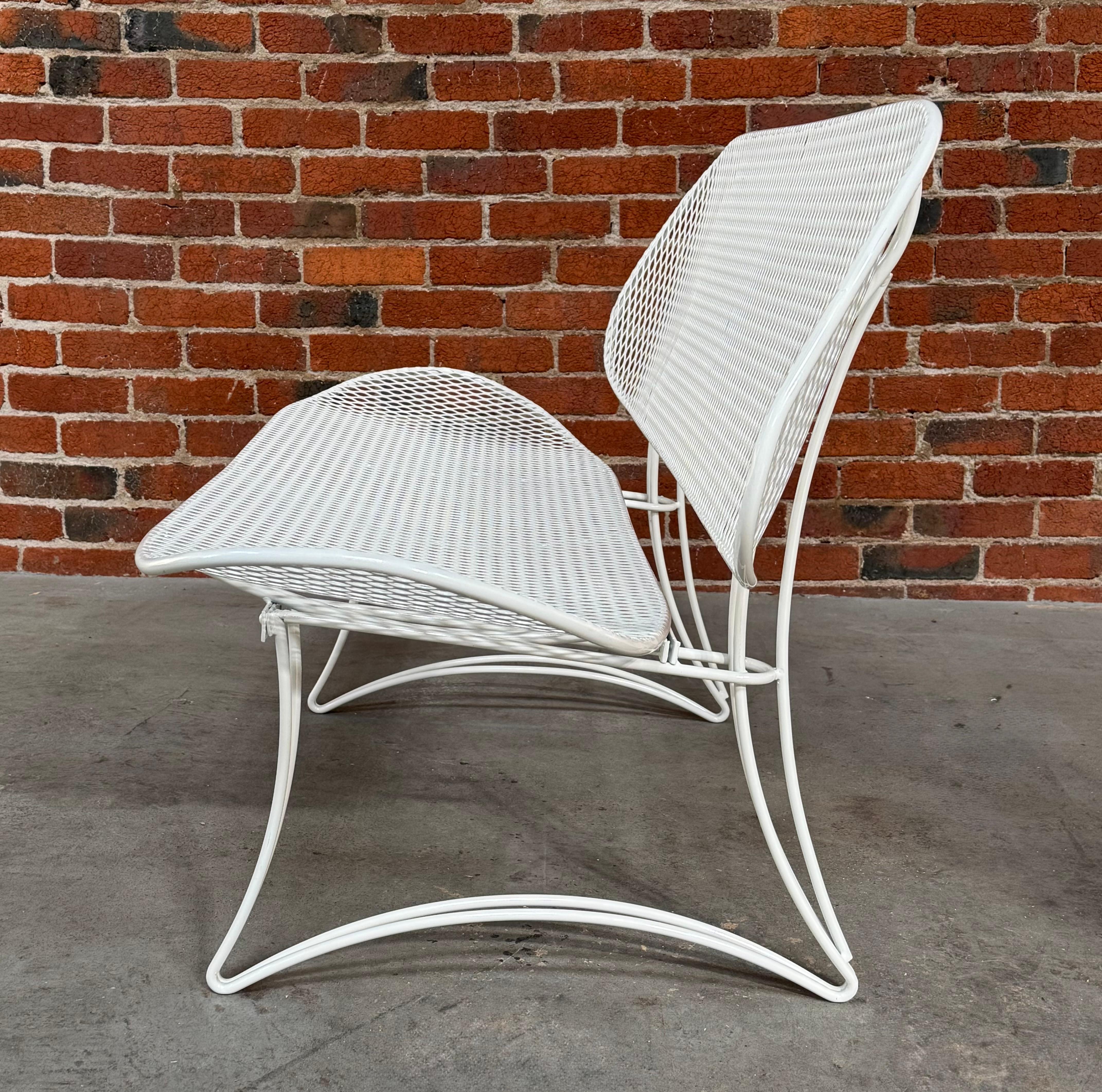 Homecrest Settee and Coffee Table Patio Furniture Set circa 1960s In Good Condition For Sale In Oakland, CA
