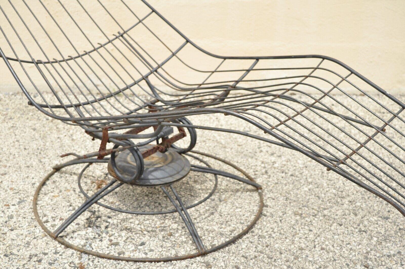 Mid-Century Modern Homecrest Siesta Metal Wire Mid Century Bottemiller Banana Chaise Lounge Chair