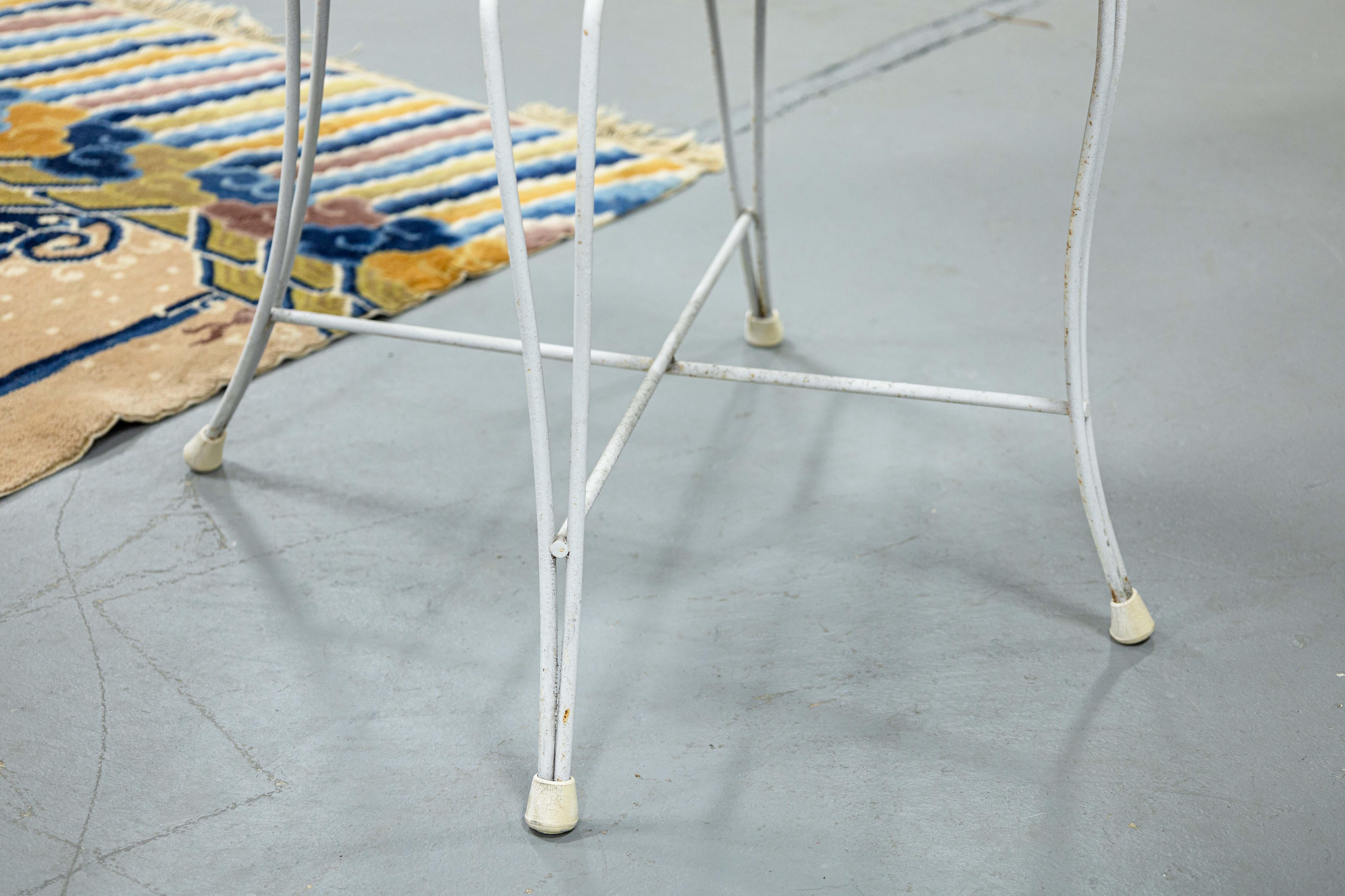 Homecrest Fer forgé blanc MCM Outdoor Patio Dinette Set Table et 4 Chaises Bon état - En vente à Keego Harbor, MI