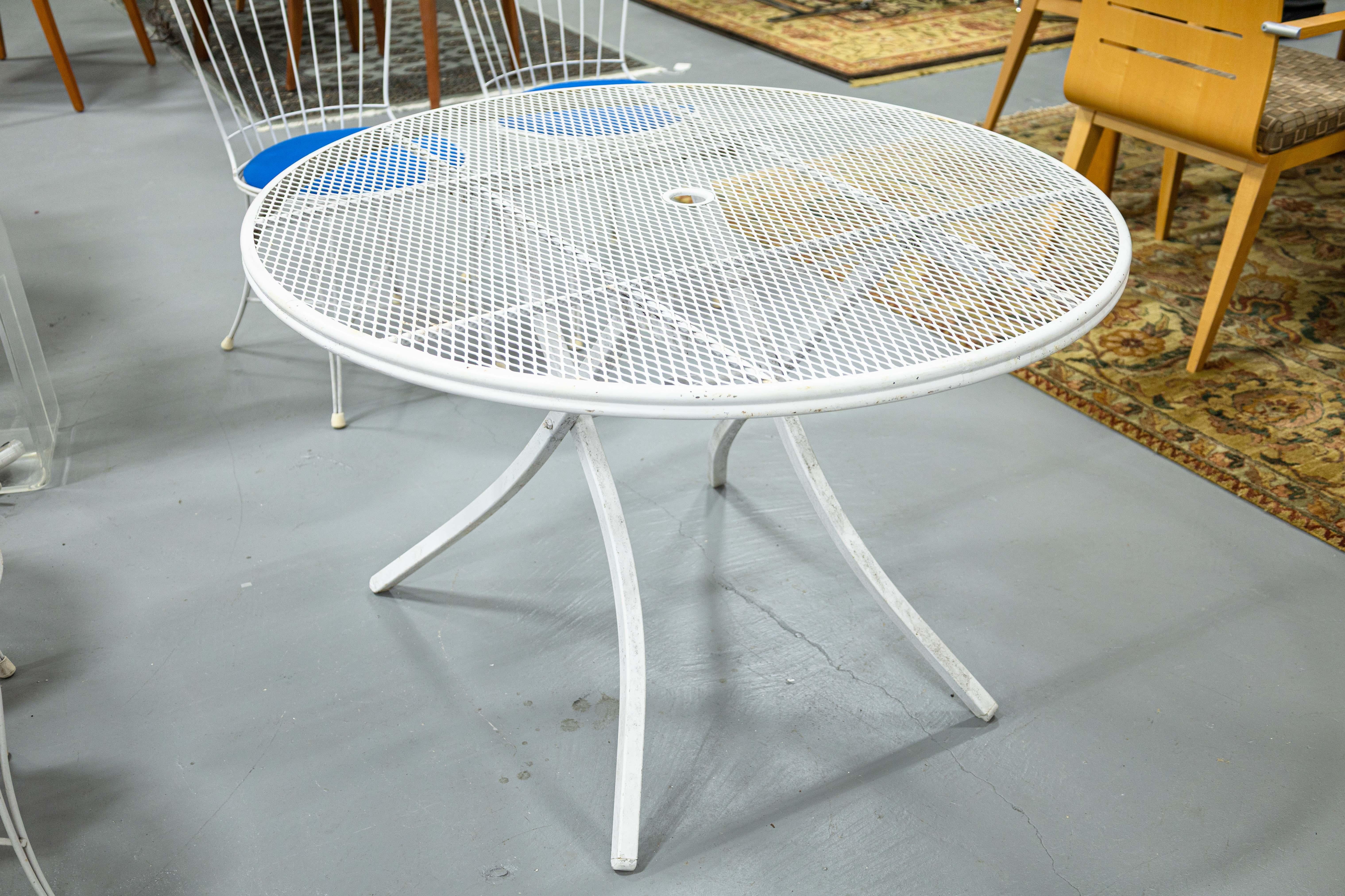Homecrest Fer forgé blanc MCM Outdoor Patio Dinette Set Table et 4 Chaises en vente 1