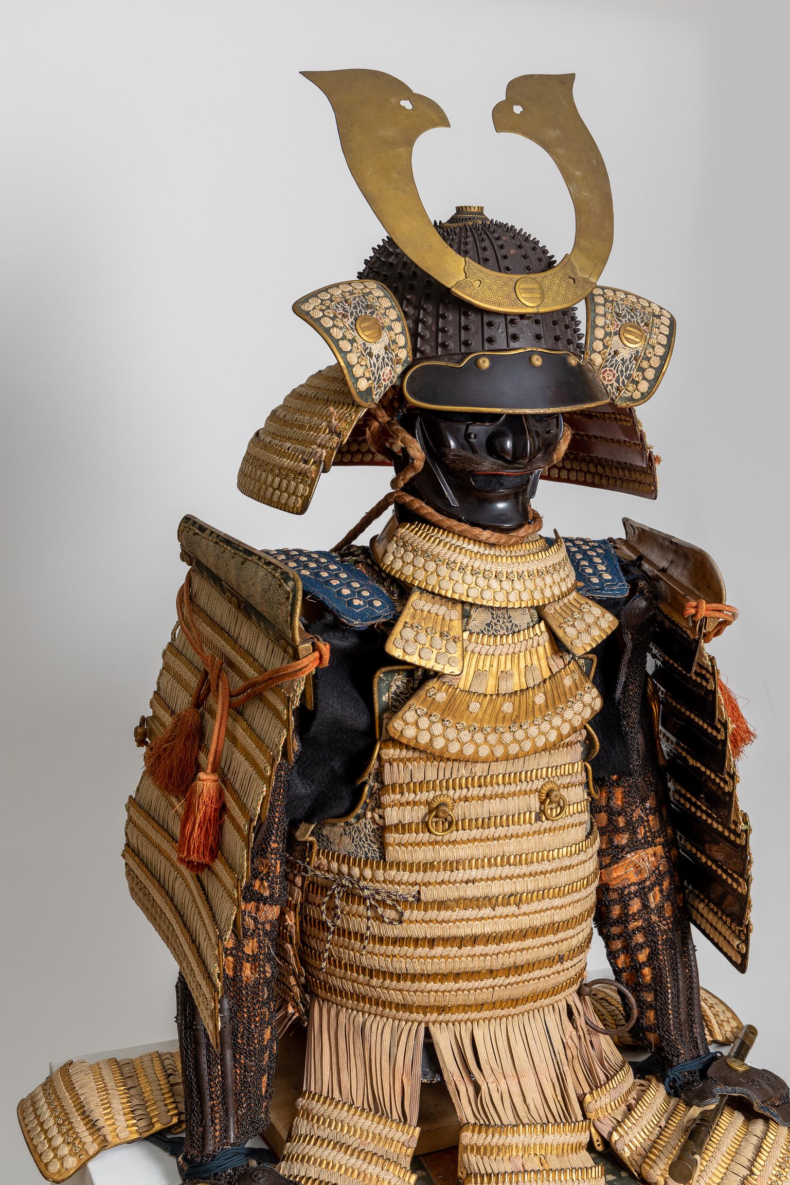 Hon-Kozane Ni-Mai Do Tosei Gusoku
Samurai armor bearing the kamon of the Toyama family
Edo Period, 18th century

Hand-written origami by Prof. Yamagami Hachiro (1902-1980), dated 31 March 1964.

Due to its high production cost, golden armor