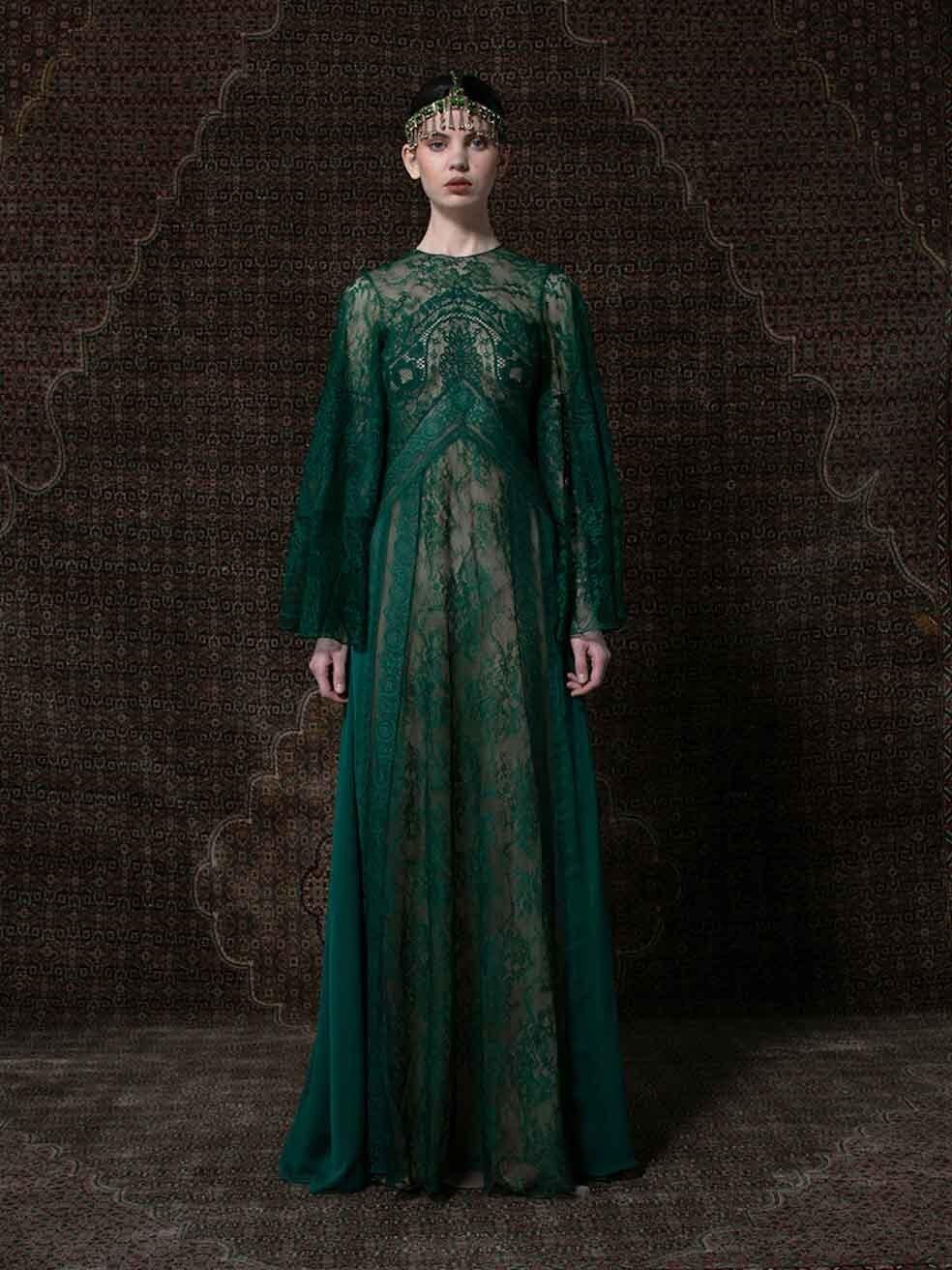 CONDITION is Never Worn With Tag. Minimal wear to dress is evident. Minimal wear to the front with small plucks to the lace on this used Honayda designer resale item.
 
 
 
 Details
 
 
 A/W 22
 
 Green
 
 Lace
 
 Maxi gown
 
 Round neckline
 
 Lace