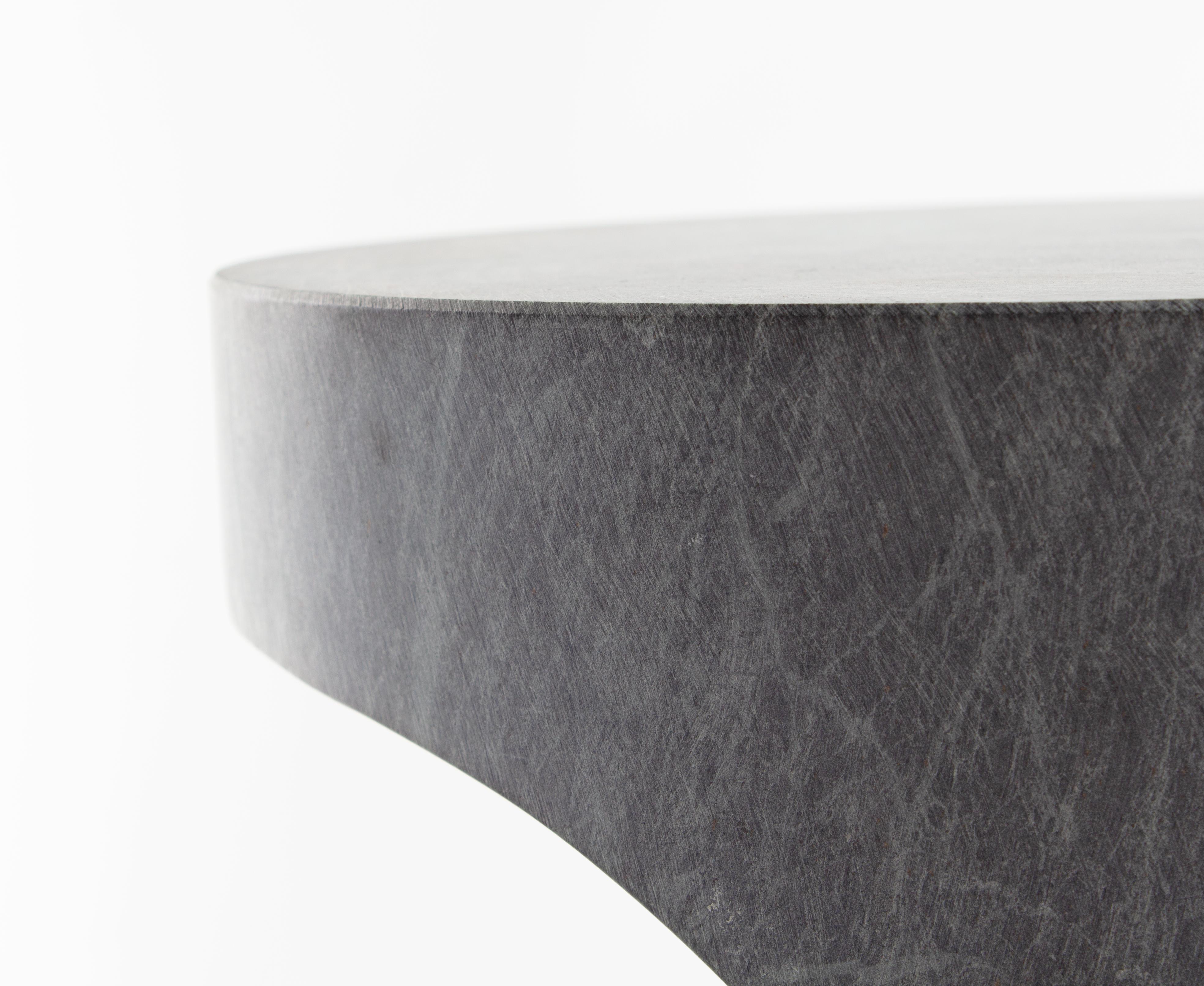 italien Table d'extrémité en marbre Verdi Alpi adouci en vente