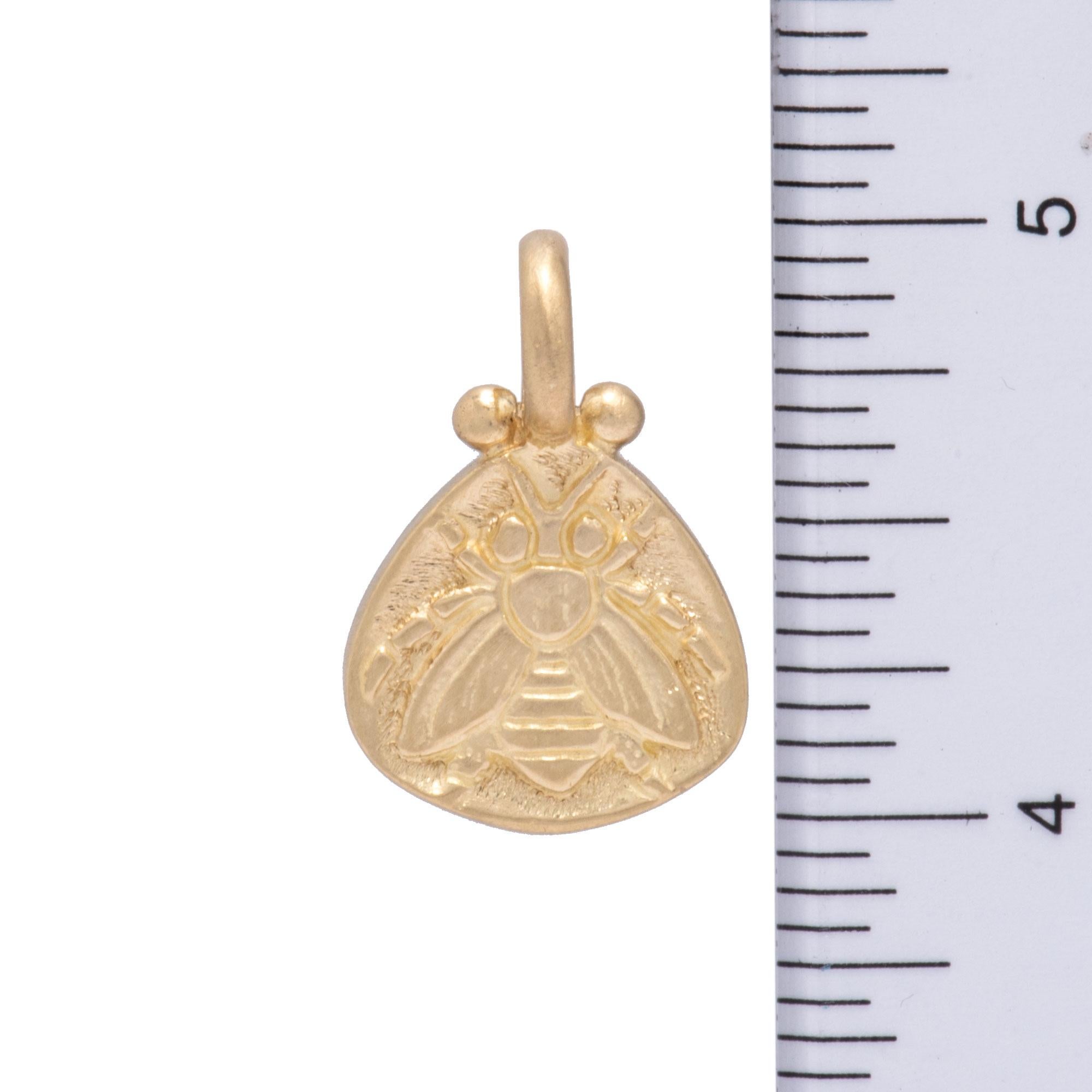 Women's or Men's Honey Bee Amulet Pendant in 18 Karat Gold For Sale