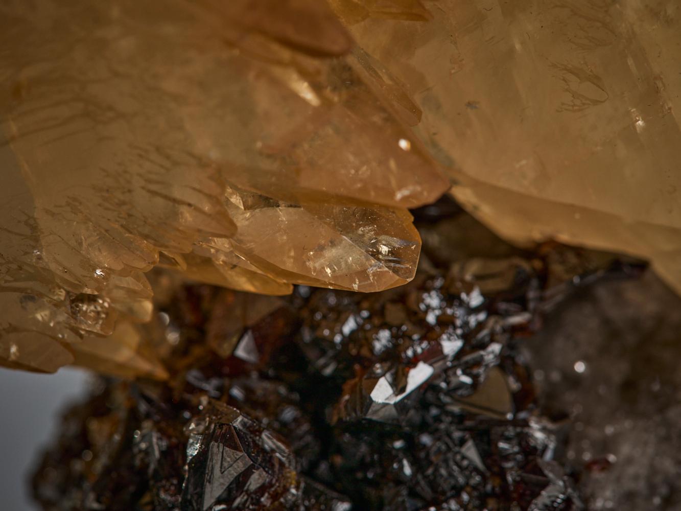Honey Calcite with Sphalerite im Angebot 12
