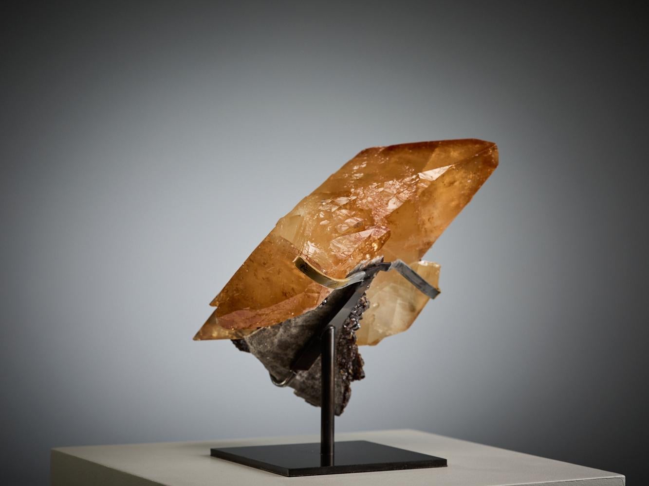 Honey Calcite with Sphalerite im Angebot 3