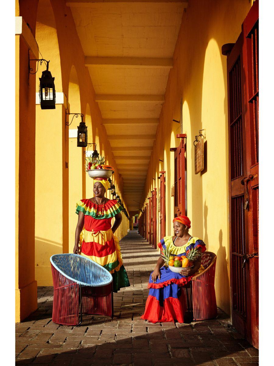 Cartagenas Esszimmerstuhl in Honig von Sebastian Herkner im Angebot 1