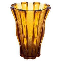 Vase en verre au miel par Henri Heemskerk pour les Verreries De Scailmont:: cubiste:: Belgique