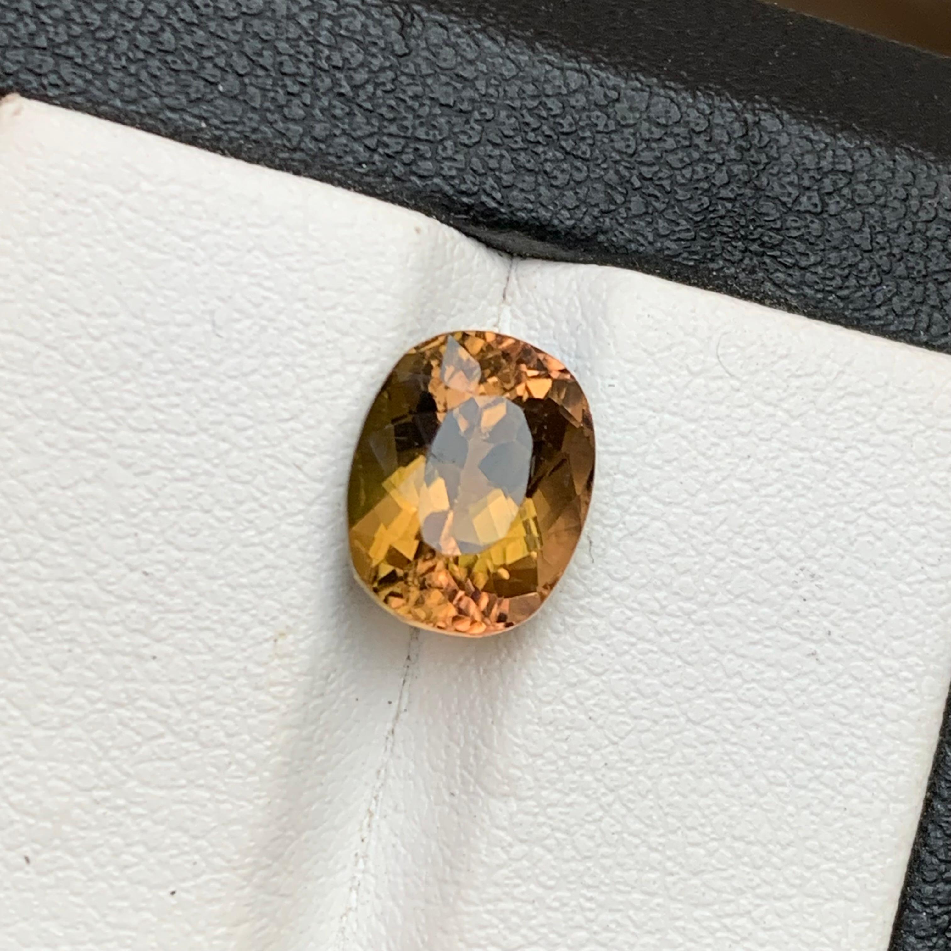 Honey Golden with Green & Greene Greene Natural Tourmaline Loose Gemstone 3.50 Carat en vente 4