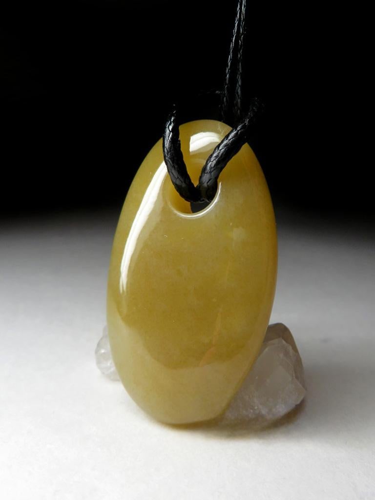 Honey Jade Anhänger an Kordel Gelb Oval Geschenk Vintage handgeschnitzte Maskottchen Talisman im Angebot 5