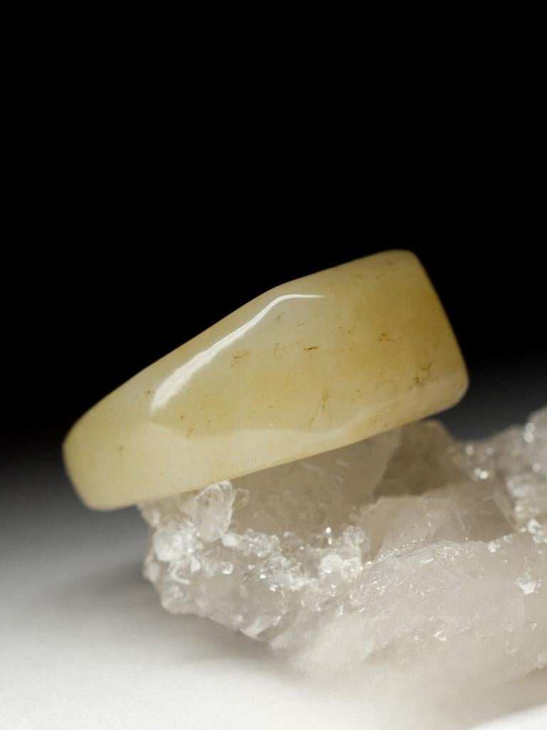 Honey Jade Solid Ring Rare Unusual Honey Yellow Natural Edelstein Geschenk im Angebot 3