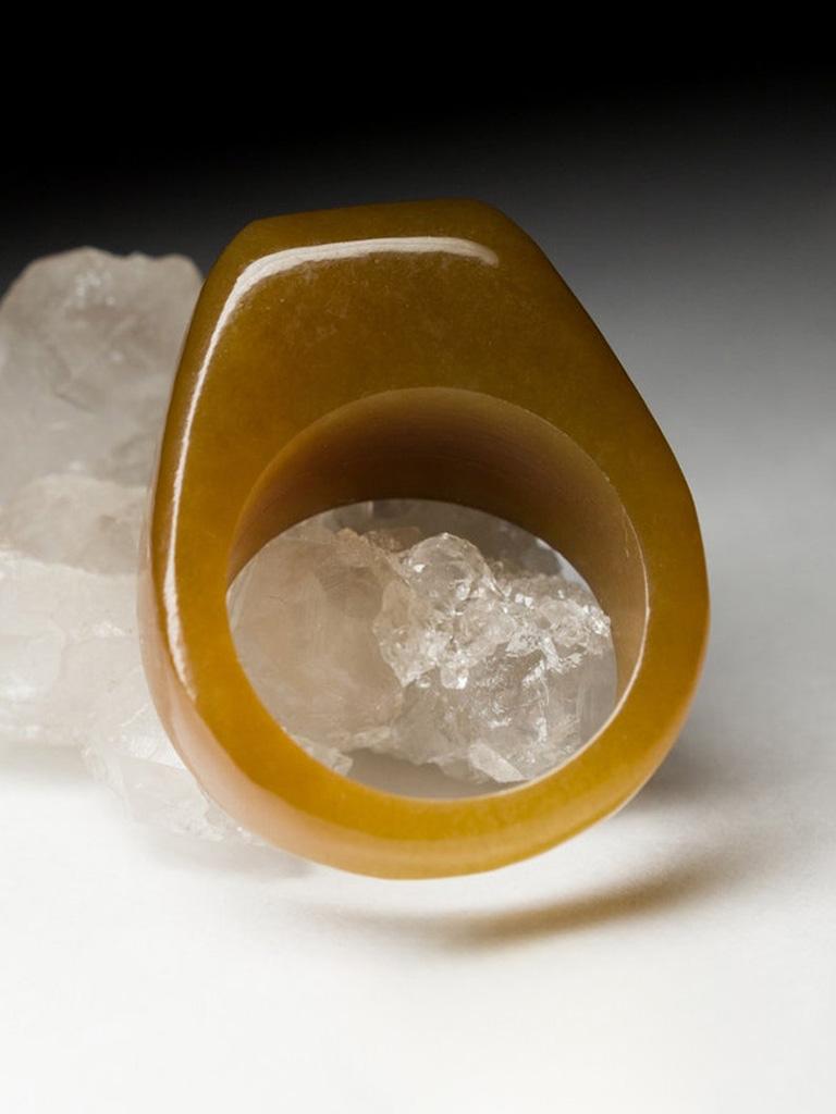 Honey Jade Massiv Ring Seltene Ungewöhnliche Tawny Brown Natürlicher Edelstein im Angebot 2