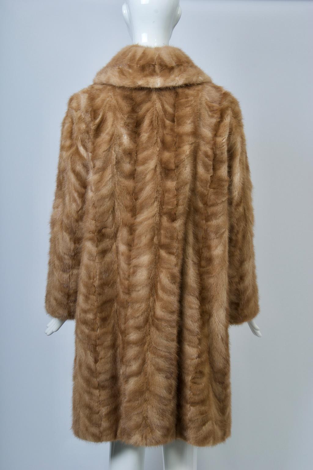 Women's Honey Mink Coat, c.1960s For Sale
