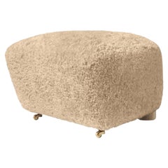 Tabouret en peau de mouton de chêne naturel Honey The Tired Man par Lassen