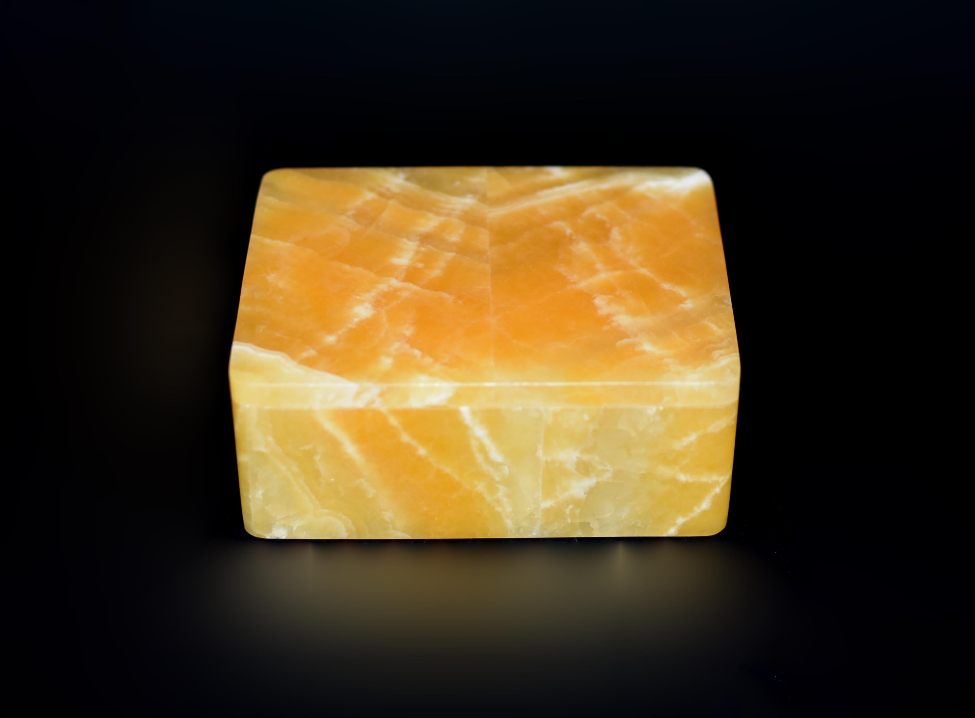 Hand-Carved Honey Onyx Box 4