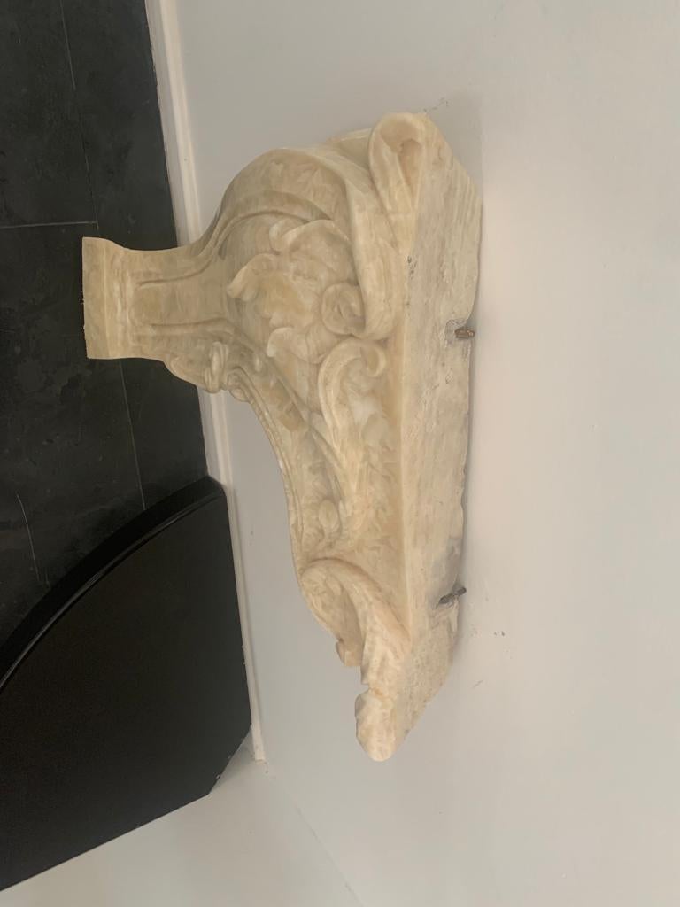 Honey Onyx Fireplace in Baroque Style, 1940s For Sale 3