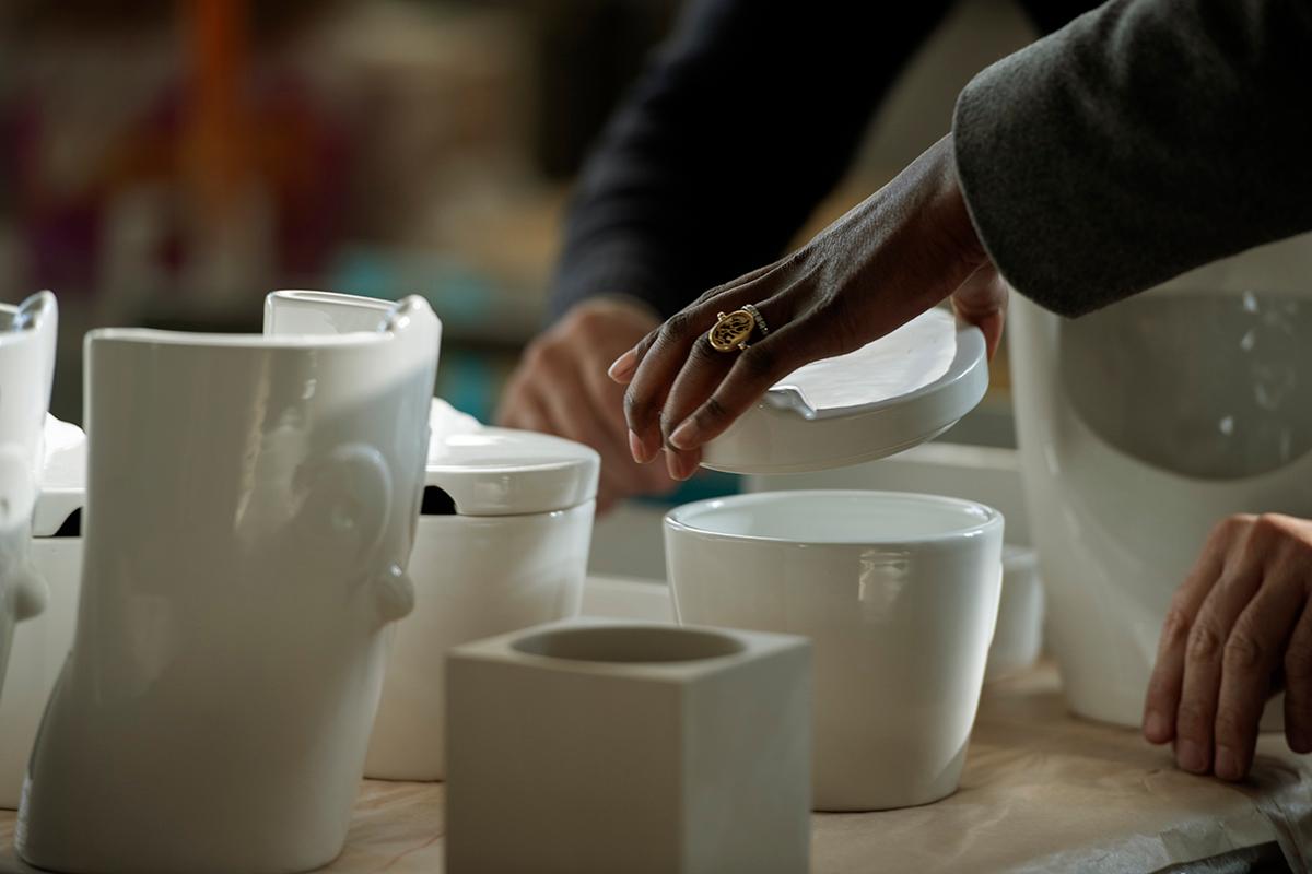 Ensemble pot à miel et à sucre en céramique de la collection SoShiro Ainu Neuf - En vente à London, GB