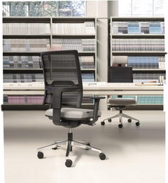 Honey Up High Backrest Managerial Armchair with Headrest by Quinti Sedute