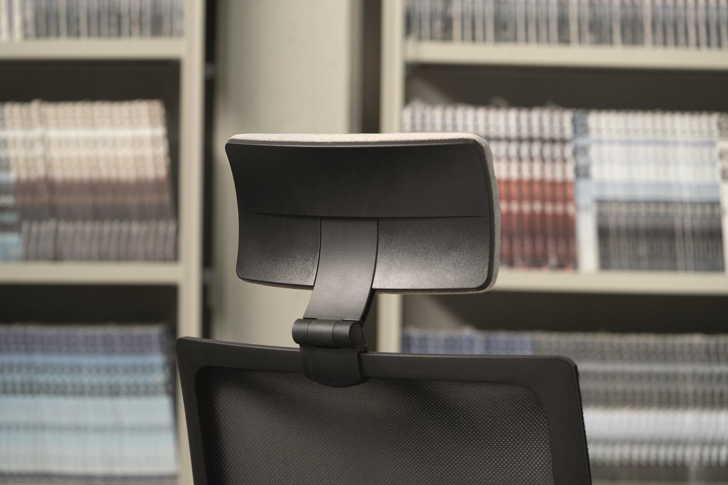 Italian Honey Up High Backrest Managerial Armchair with Headrest by Quinti Sedute For Sale