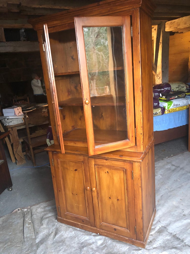 Honey Warm Wood Kitchen Cupboard Cabinet with Lots of ...